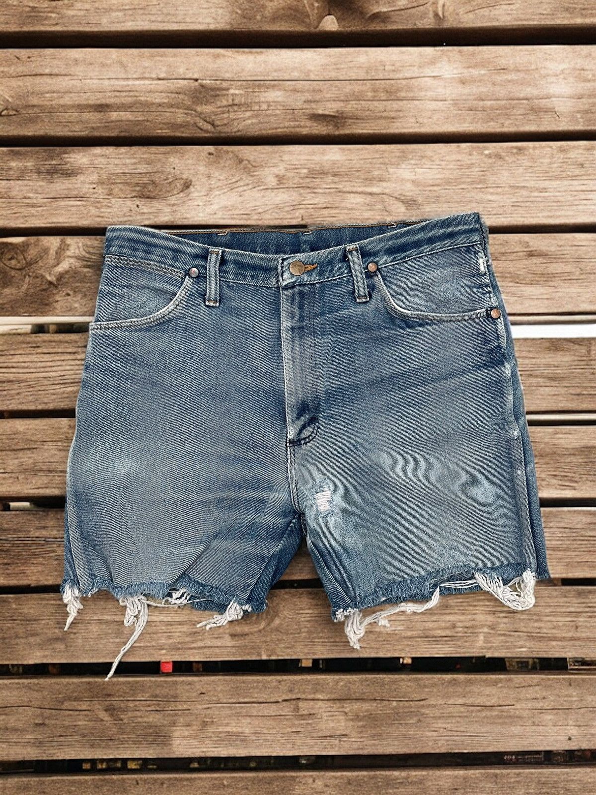 Wrangler Vintage Wrangler USA Distressed Denim Size US 35 - 1 Thumbnail