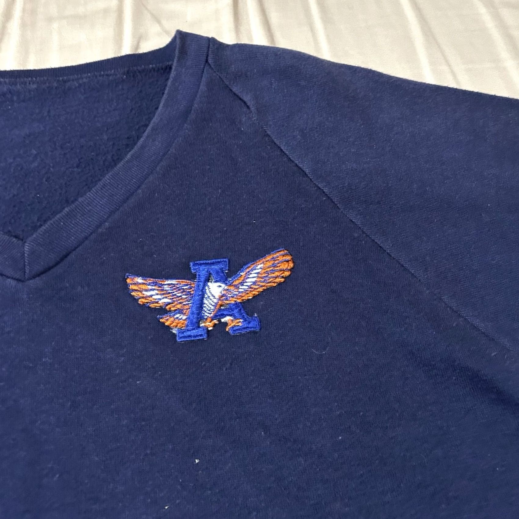 Vintage VINTAGE 70s Auburn Tigers Short Sleeve V Neck Sweater L Blue Mens Pullover Size Large Size US L / EU 52-54 / 3 - 2 Thumbnail