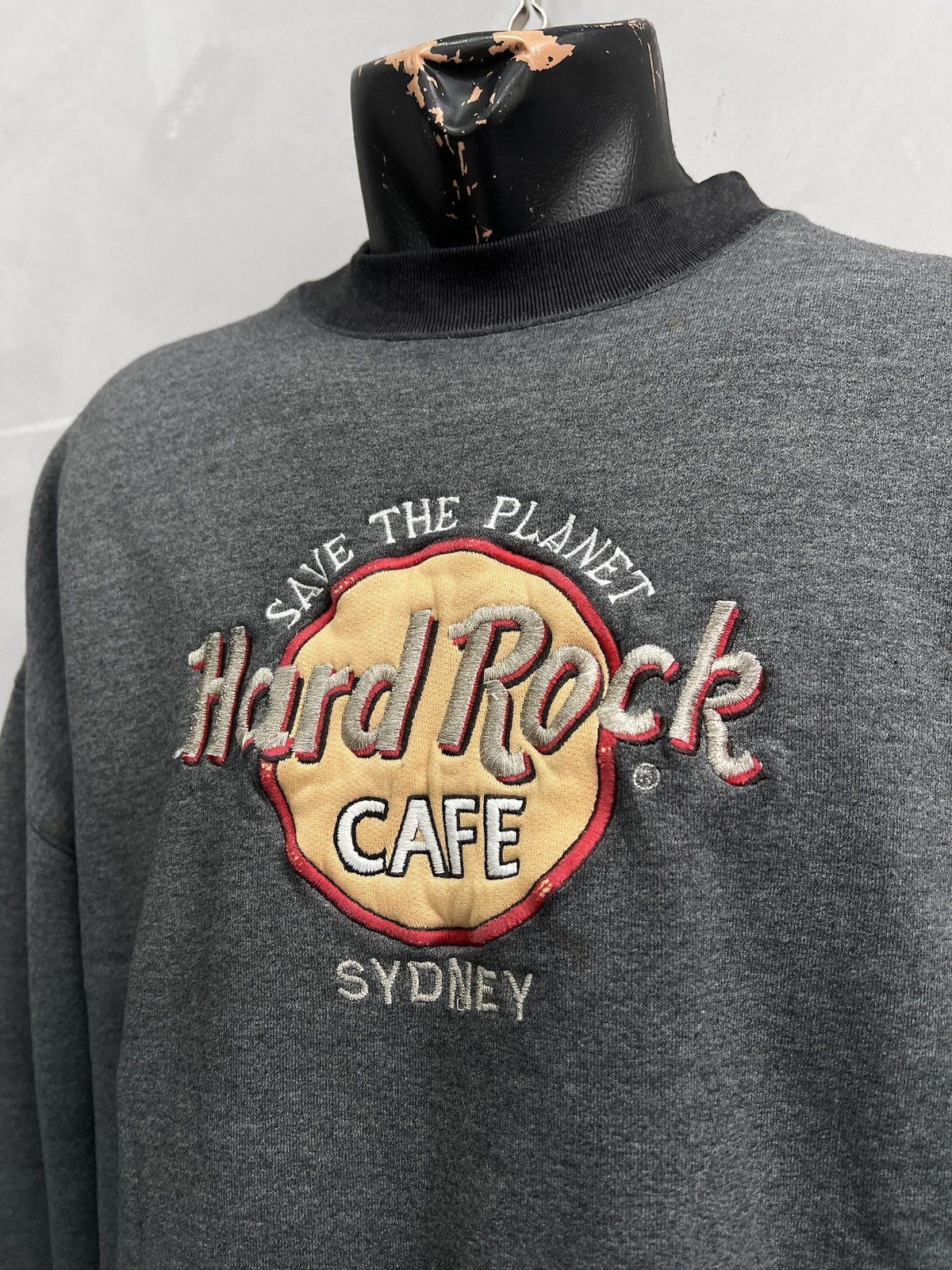 Hard Rock Cafe Hard Rock Cafe Sweatshirt Grey Vintage Size US L / EU 52-54 / 3 - 5 Thumbnail