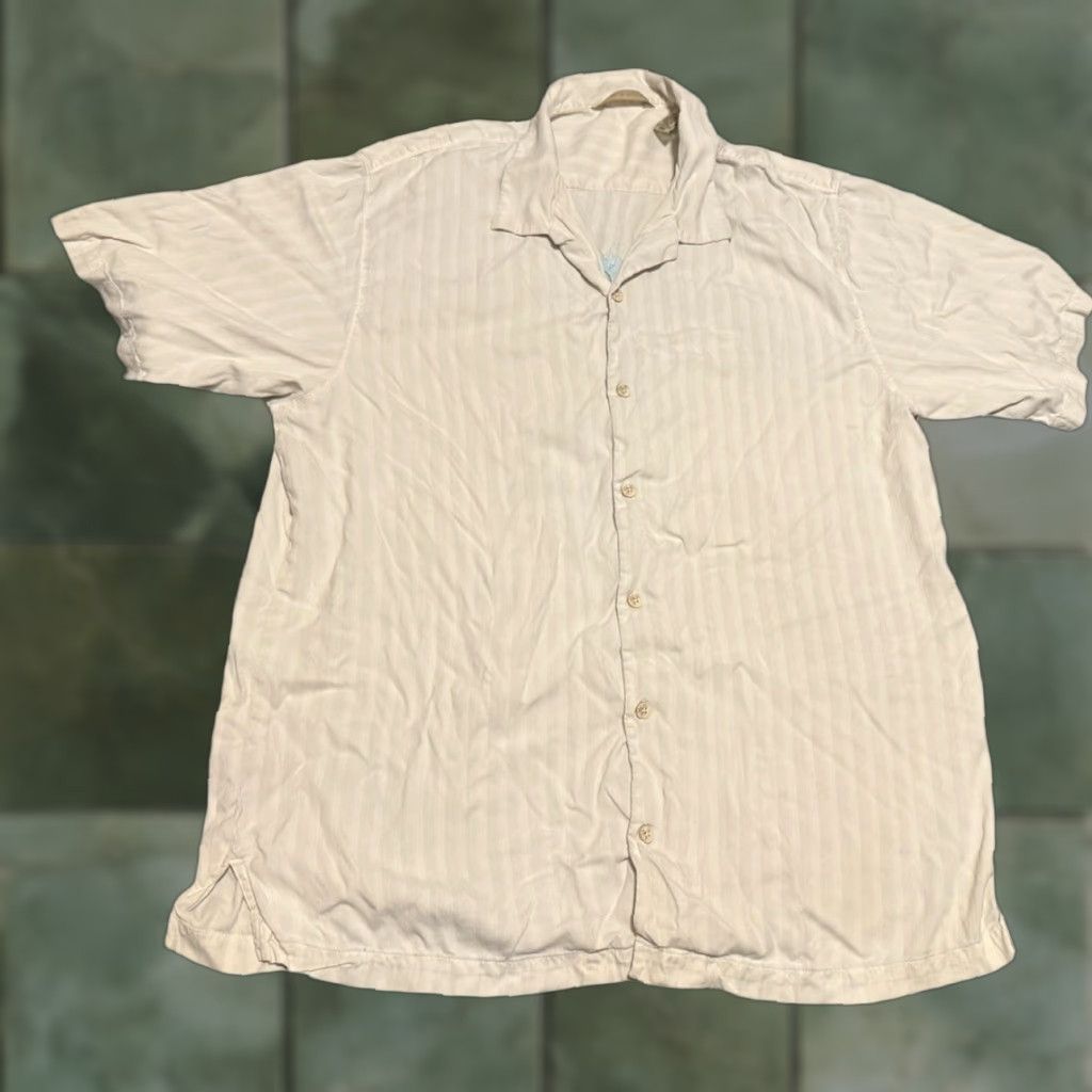 Tommy Bahama VINTAGE Tommy Bahama Camp Shirt XL Ivory Silk Embroidered Another Year in Paradise 2009 Short Sleeve Button-Up Mens Size US XL / EU 56 / 4 - 1 Thumbnail