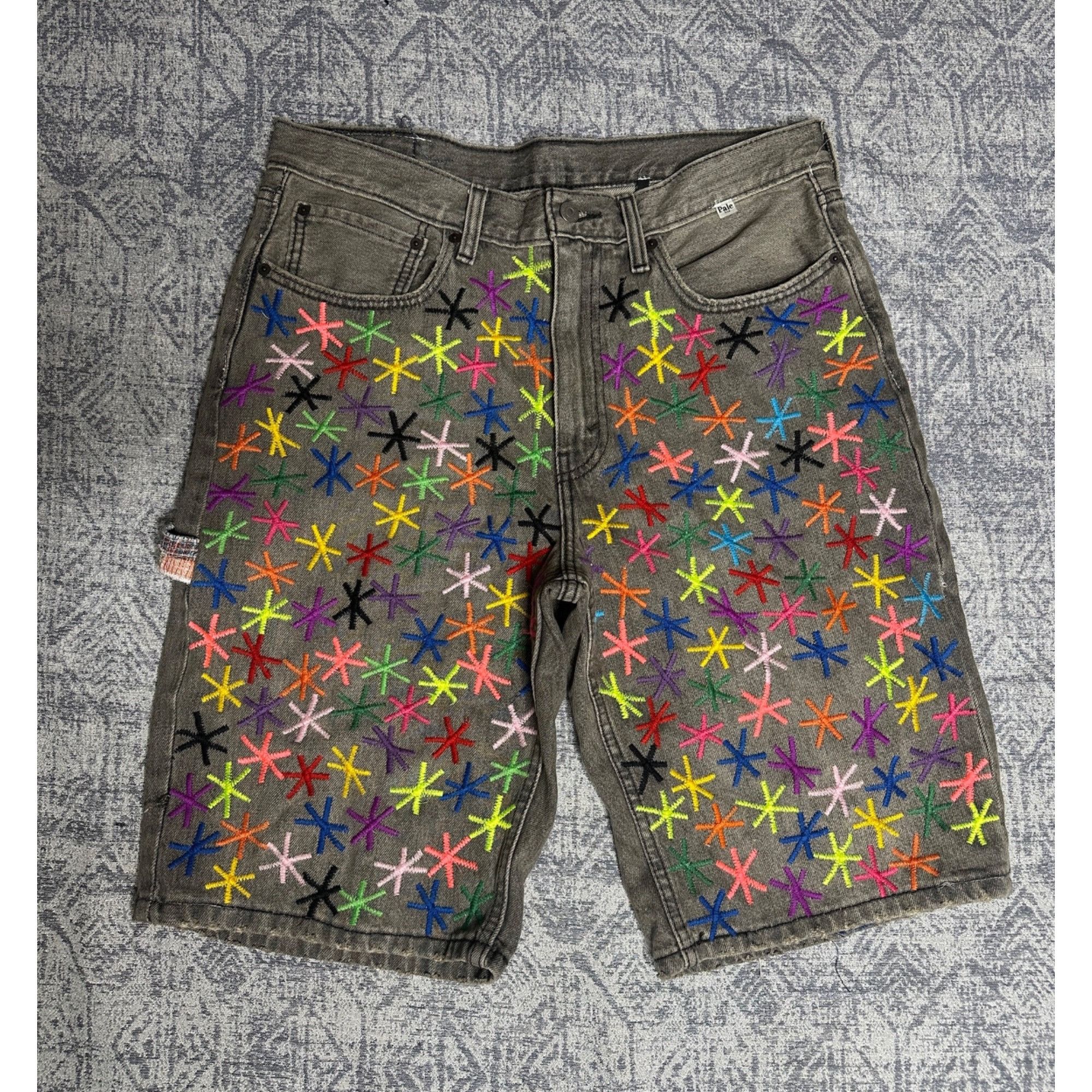 Other Pale GRAIDENT PAINTER All over embroidered DENIM SHORTS Size US 34 / EU 50 - 1 Thumbnail