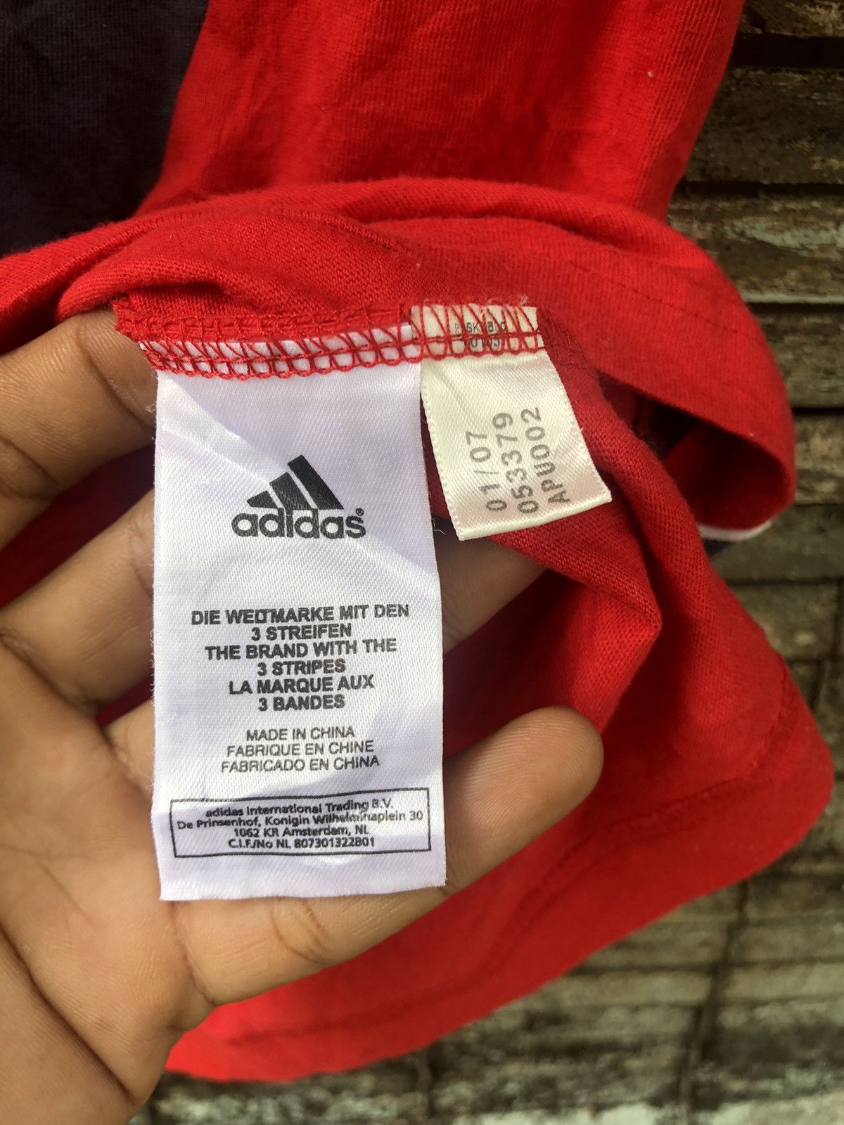 Adidas 🔥Vintage Y2k🔥 Adidas Liverpool Carlsbery Embroidered Tee Size US L / EU 52-54 / 3 - 19 Thumbnail
