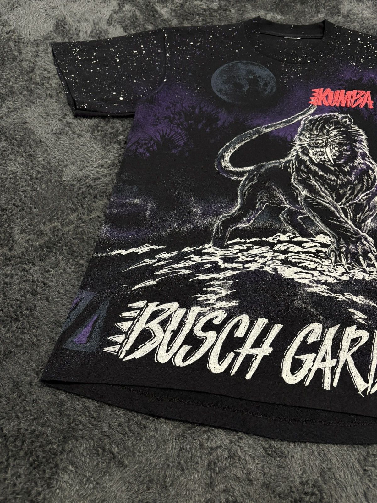 Vintage Vintage Busch Gardens Disney 90s Single Stitch 3D Print Tee Size US M / EU 48-50 / 2 - 3 Thumbnail