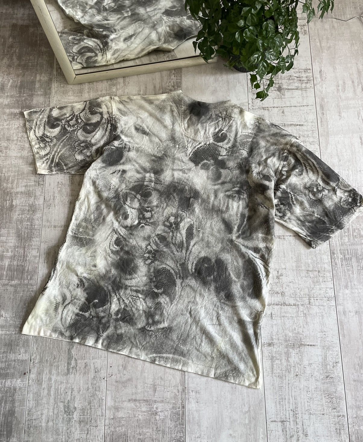 Burberry Burberrys Vintage Custom Floral T-Shirt Big Logo 1 of 1 Size US M / EU 48-50 / 2 - 7 Thumbnail