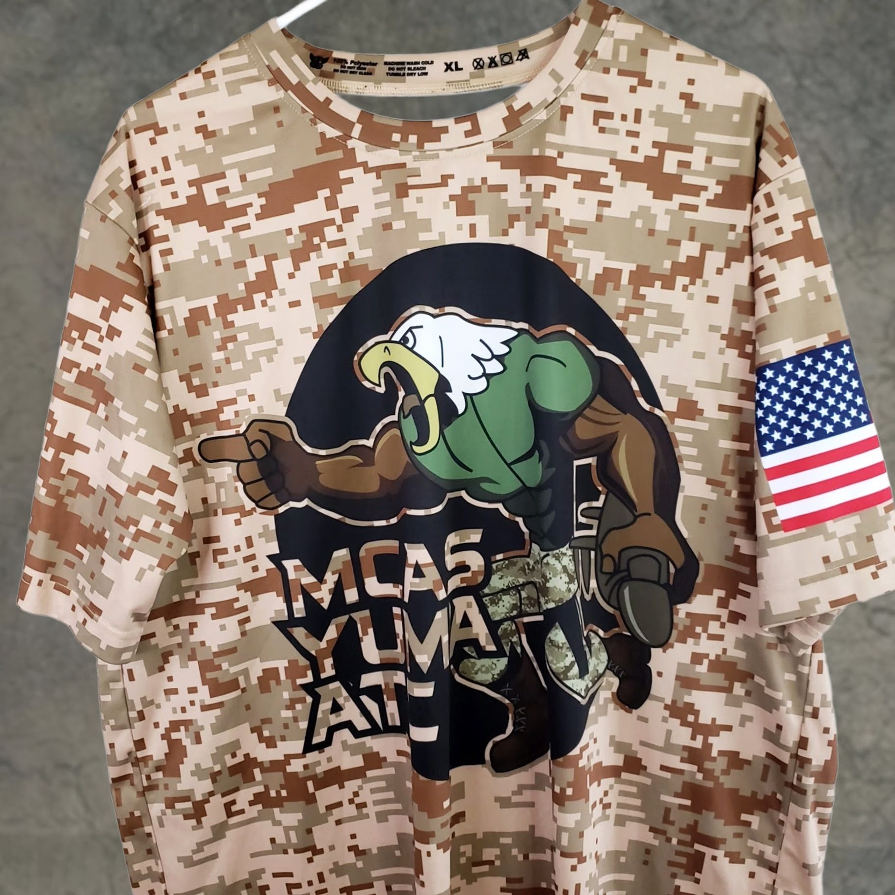 Vintage US Marines T-Shirt Shirt Short Sleeve Digital Desert Camo XL Mens Crew Neck Yuma Eagle Logo Military > Digital Tan Camo Regular Fit Size US XL / EU 56 / 4 - 1 Thumbnail