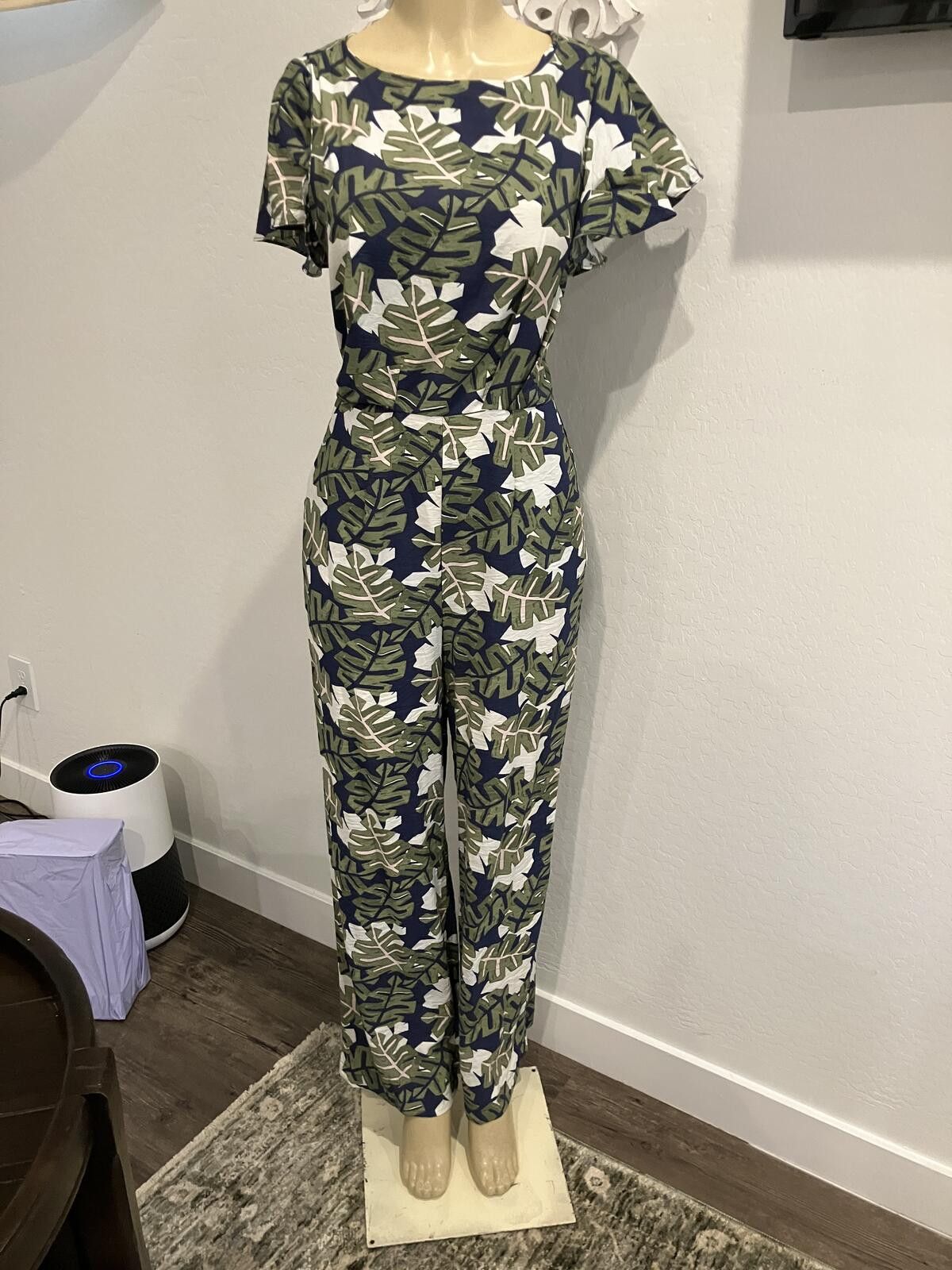 Other NWT Leaf Print Short Sleeve Jumpsuit with Belt Size 28" / US 6 / IT 42 - 3 Thumbnail