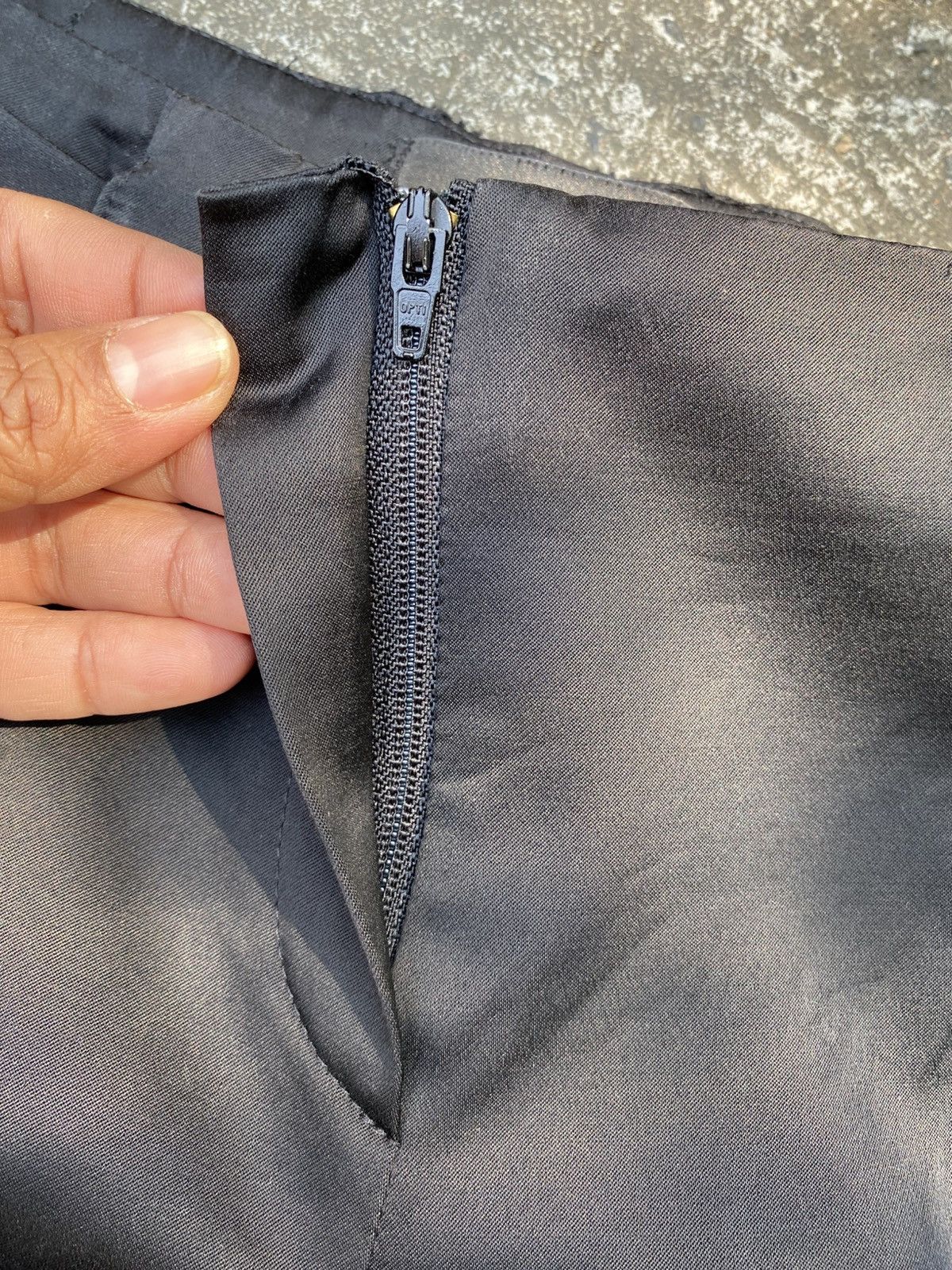 Emporio Armani EMPORIO ARMANI Black Silk Trim-Waist Pants Size 28" / US 6 / IT 42 - 11 Thumbnail