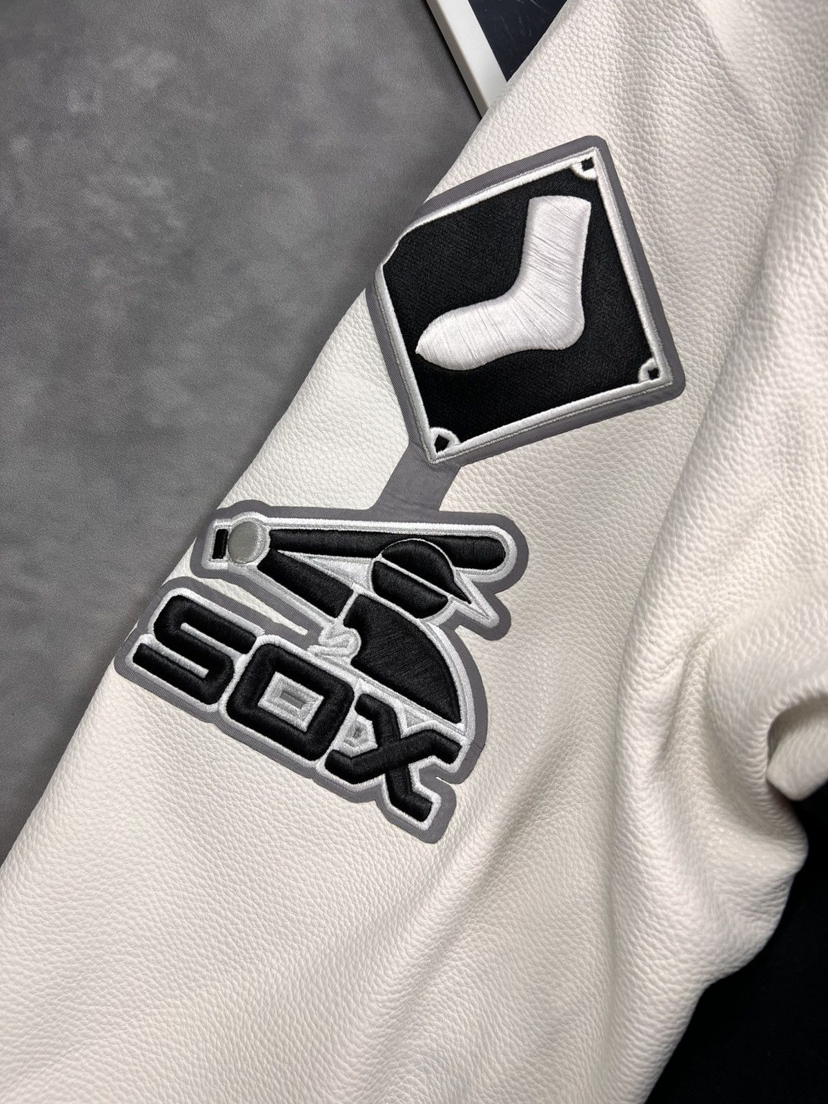 Pro Standard NWT Pro Standard Chicago White Sox Varsity Jacket Black 2XL Size US XXL / EU 58 / 5 - 9 Thumbnail