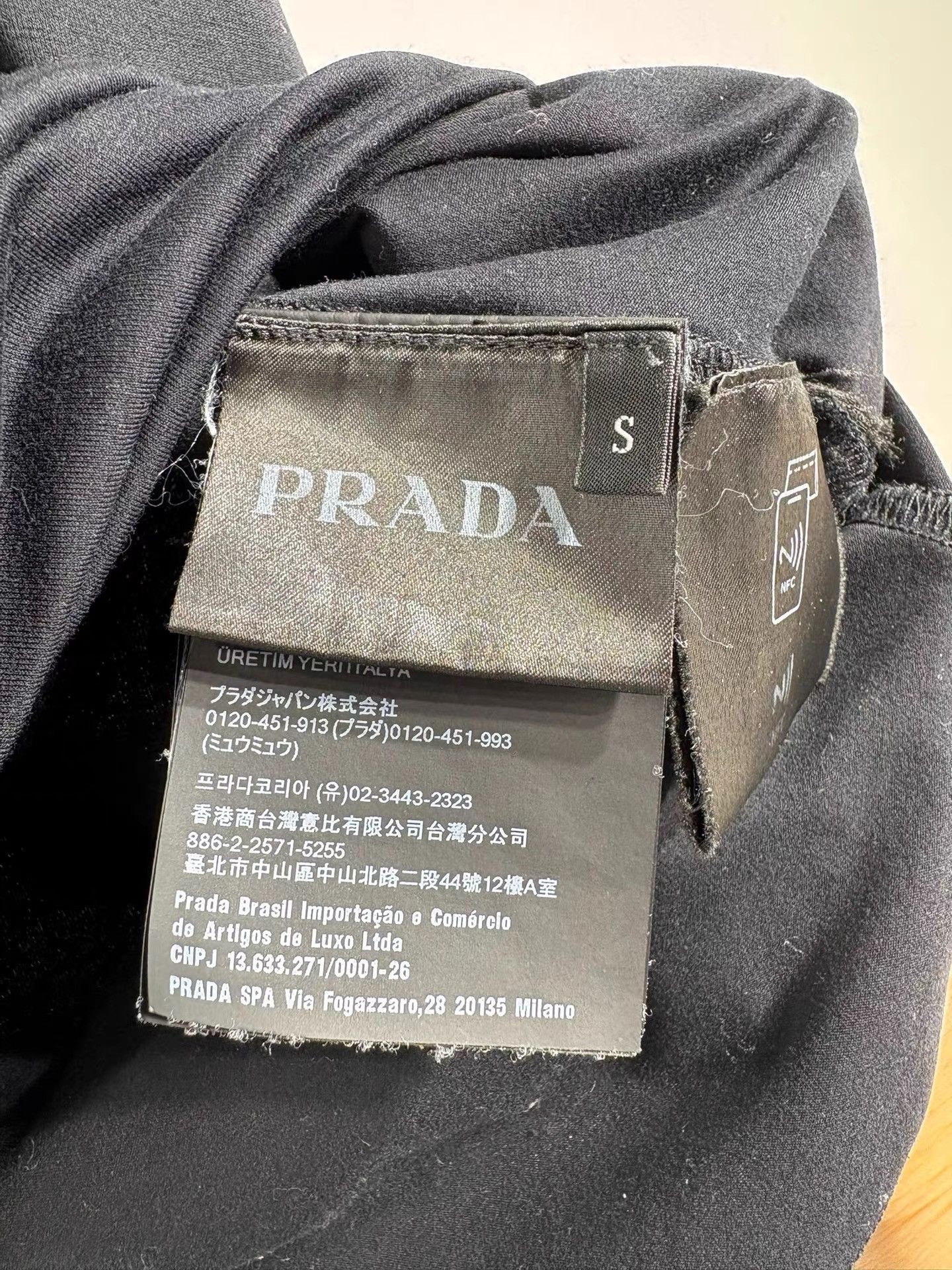 Prada Prada Embroidered Triangle Logo Short Sleeve K29 Size US S / EU 44-46 / 1 - 5 Thumbnail
