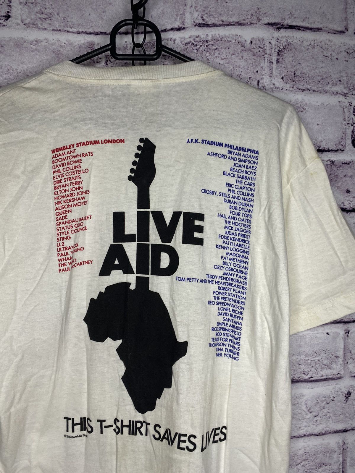 Band Tees MENS Live Air The Global Jukebox 1985 Vintage Rare Band Tee Size US L / EU 52-54 / 3 - 13 Thumbnail
