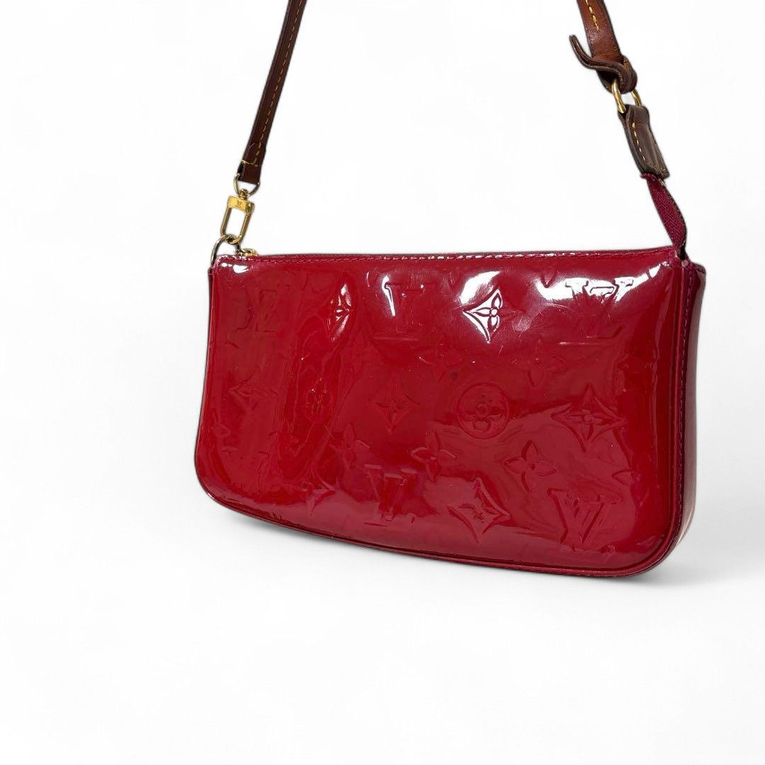 Louis Vuitton Louis Vuitton - Pochette Accessory Red Vernis Monogram Size ONE SIZE - 9 Thumbnail