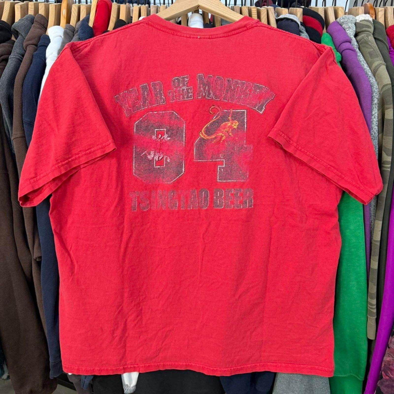 Gildan Vintage 2004 Year of the Monkey Shirt With Faded Graphic Red Size US XL / EU 56 / 4 - 2 Thumbnail