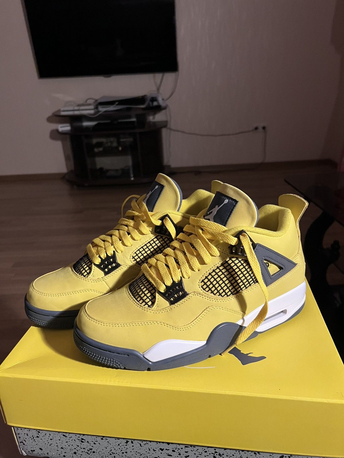 Jordan Brand Air Jordan 4 Retro Yellow Lighting Size US 9.5 / EU 42-43 - 1 Thumbnail