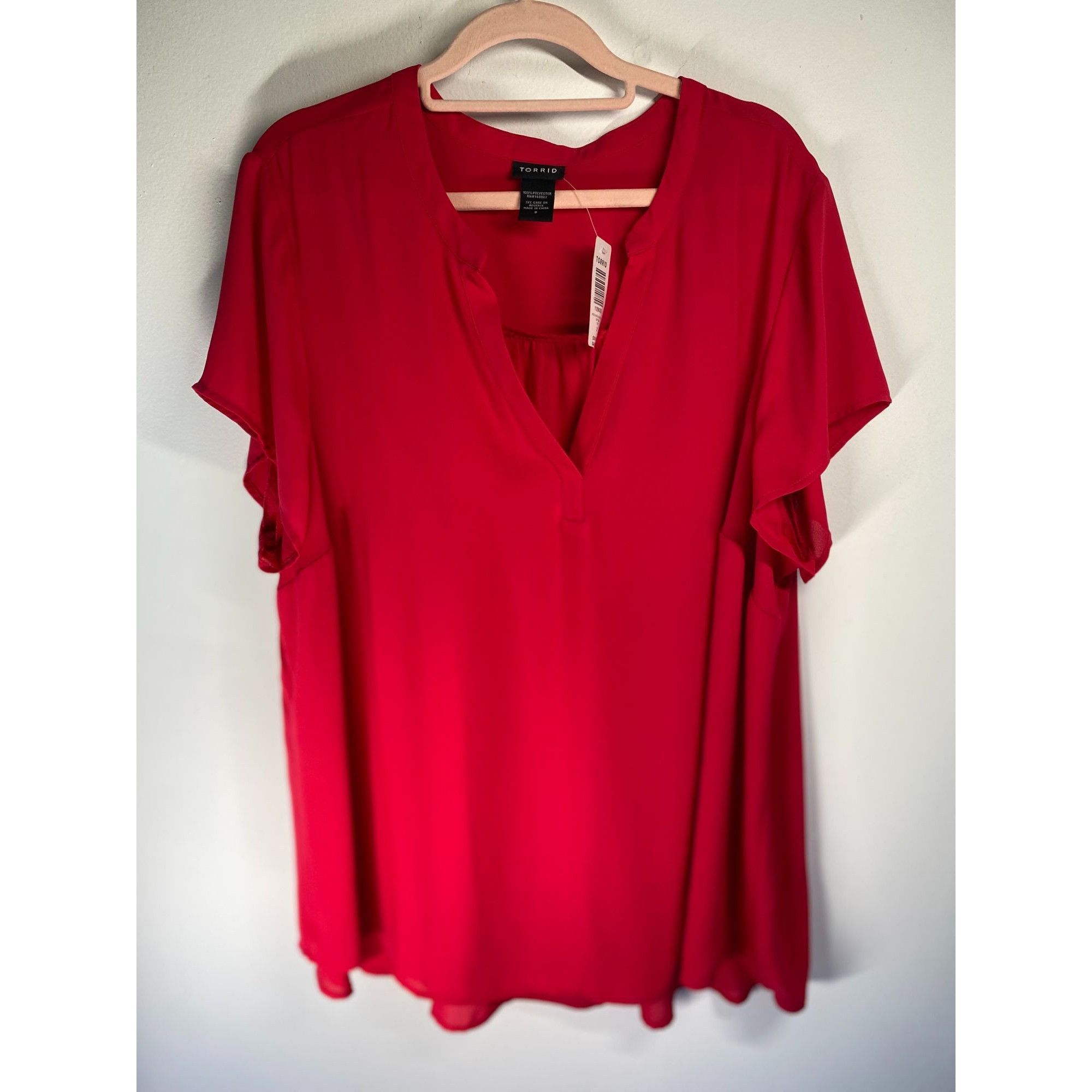 Torrid Torrid 2 Pink V-Neck Short Sleeve Blouse Size 2 Womens Plus Size XXL / US 16-18 / IT 52-54 - 1 Thumbnail