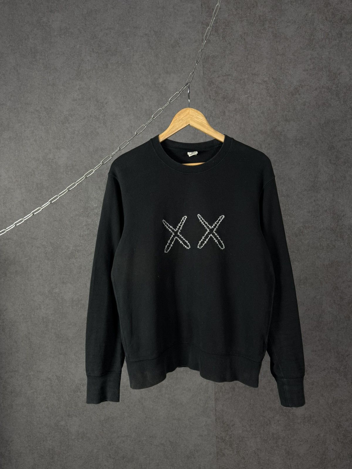 Kaws × Uniqlo Kaws x Uniqlo cult designer sweatshirt Size US S / EU 44-46 / 1 - 1 Thumbnail