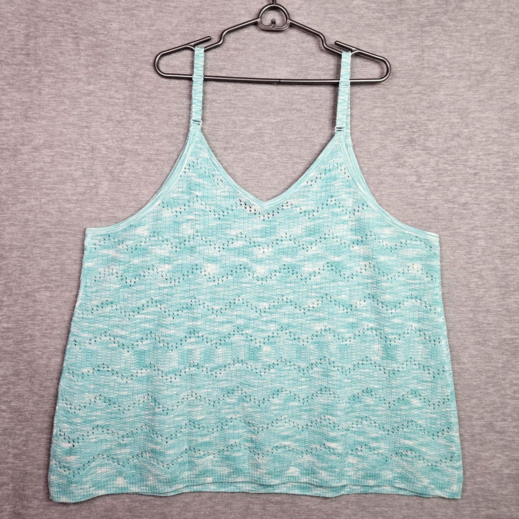 Torrid Torrid Green Knit Sleeveless Cami Swing Top Size 4 Women’s Dressy Casual Spaghetti Strap V-Neck Knit Blouse/Top Size S / US 4 / IT 40 - 2 Thumbnail