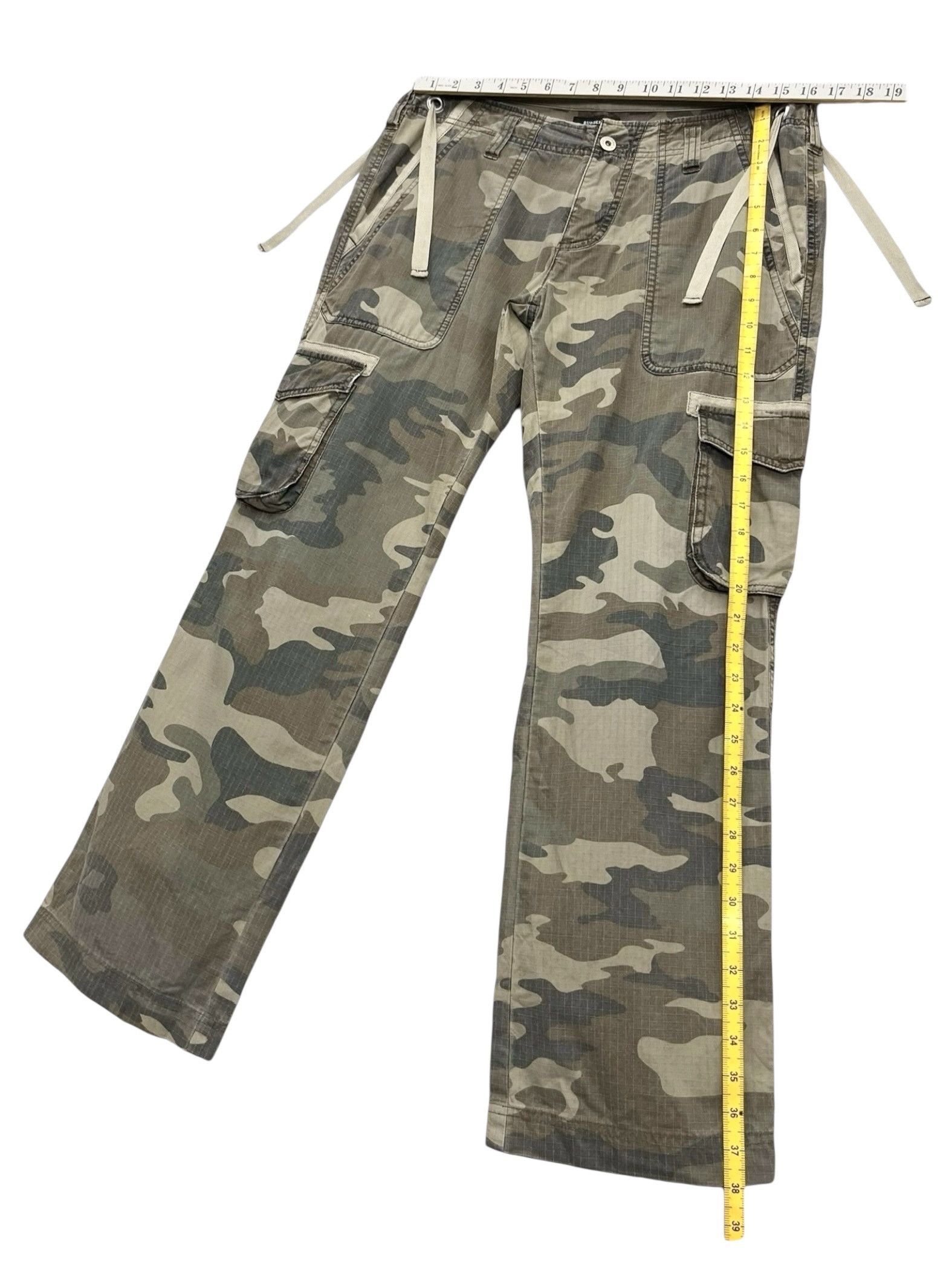 Burberry 💥RARE🔥BURBERRY BLACK LABEL JAPAN Camouflage Bondage Cargo Size US 32 / EU 48 - 9 Thumbnail