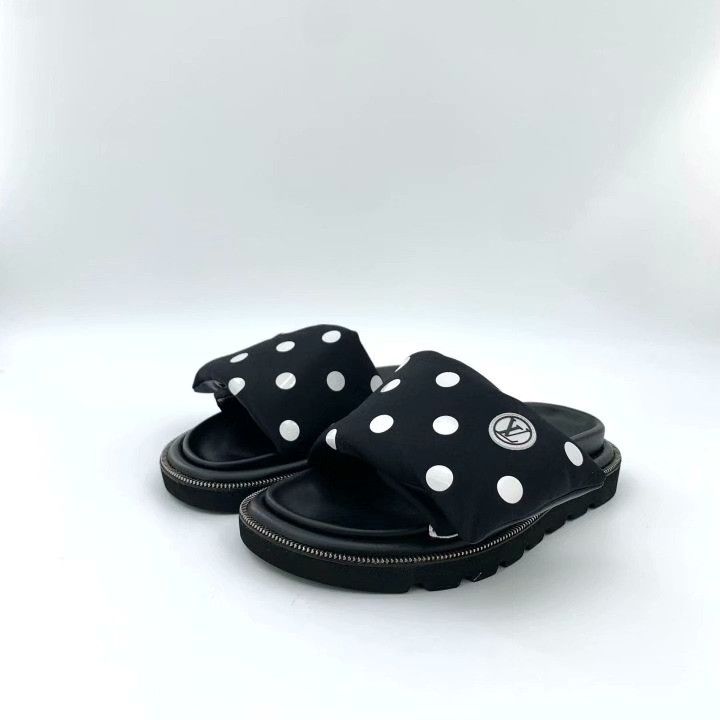 Louis Vuitton Louis Vuitton Pool Pillow Comfort Slippers Size US 5 / IT 35 - 1 Thumbnail