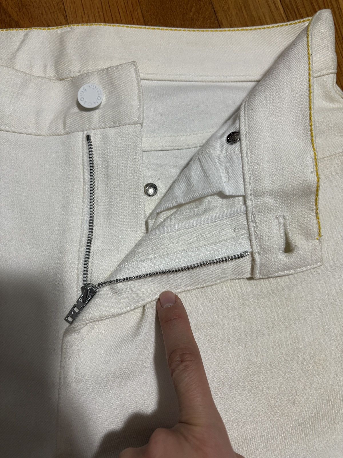 Louis Vuitton LV White Slim Fit Jeans by Virgil Abloh Size US 30 / EU 46 - 9 Thumbnail