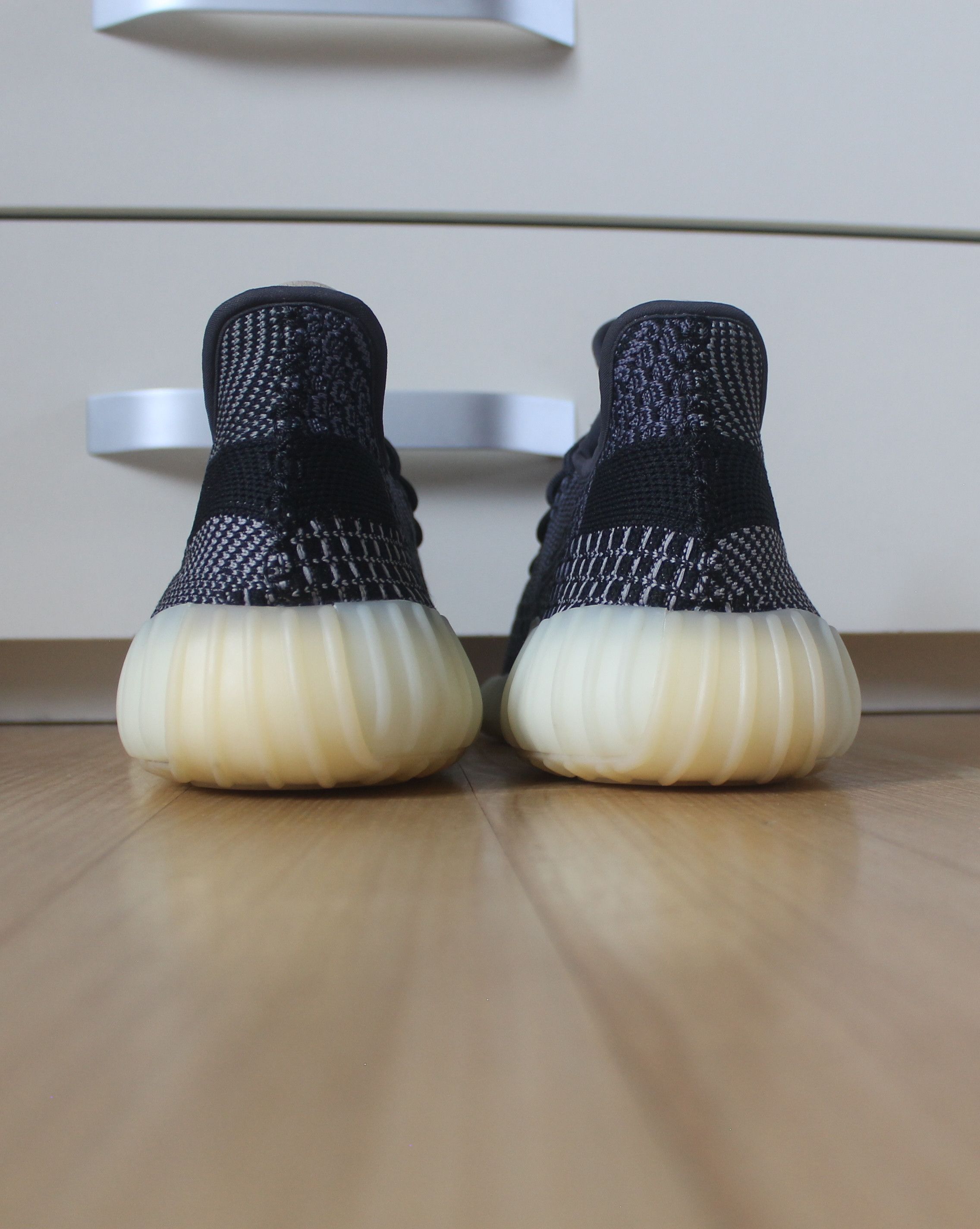 Adidas Yeezy Boost 350 V2 Carbon FZ5000 Size US 9 / EU 42 - 8 Thumbnail