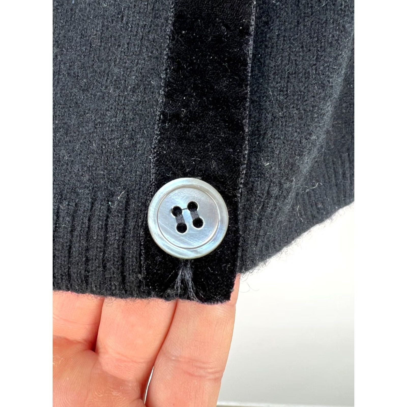 Vintage Brora Cardigan Sweater Brora Black Cashmere Button Crew Neck Women M Regular Size M/L Size M / US 6-8 / IT 42-44 - 5 Thumbnail