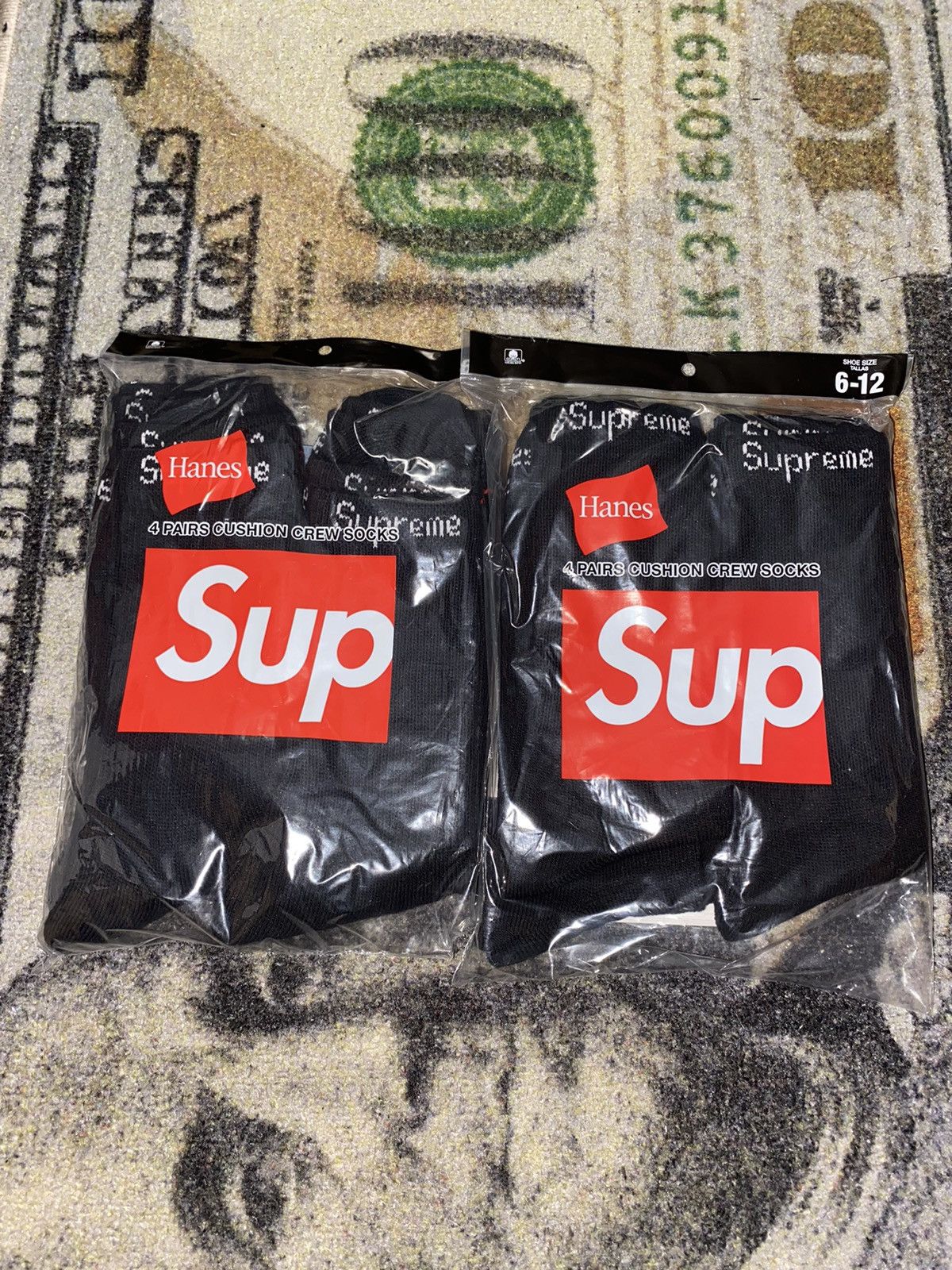 Hanes × Supreme Supreme Hanes Socks (2 Pack) Size ONE SIZE - 1 Thumbnail