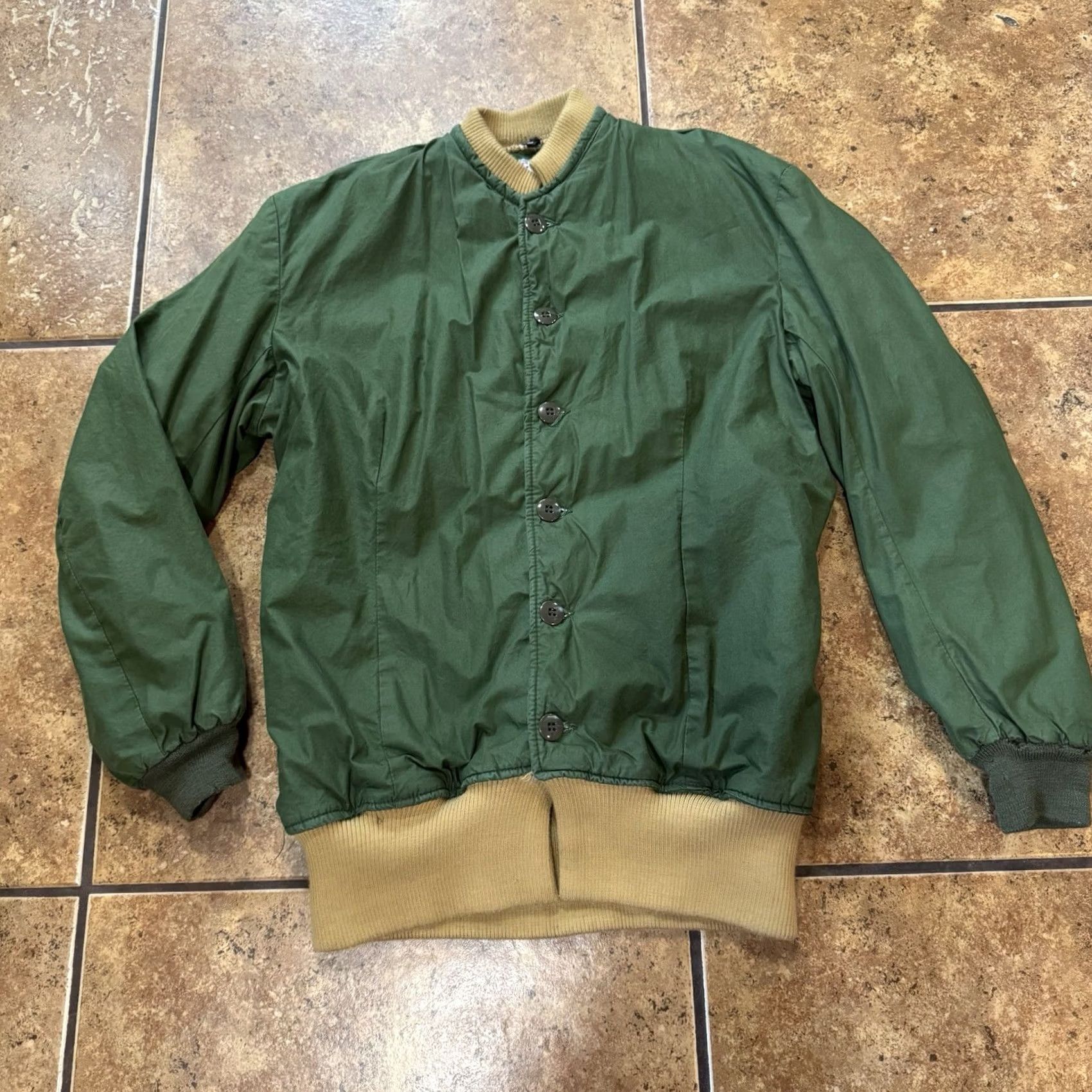 Vintage VINTAGE Army M59 Quilted Liner Jacket Military Green C148 Small Men Jacket 1950s Army Theme Mens Size US S / EU 44-46 / 1 - 2 Thumbnail