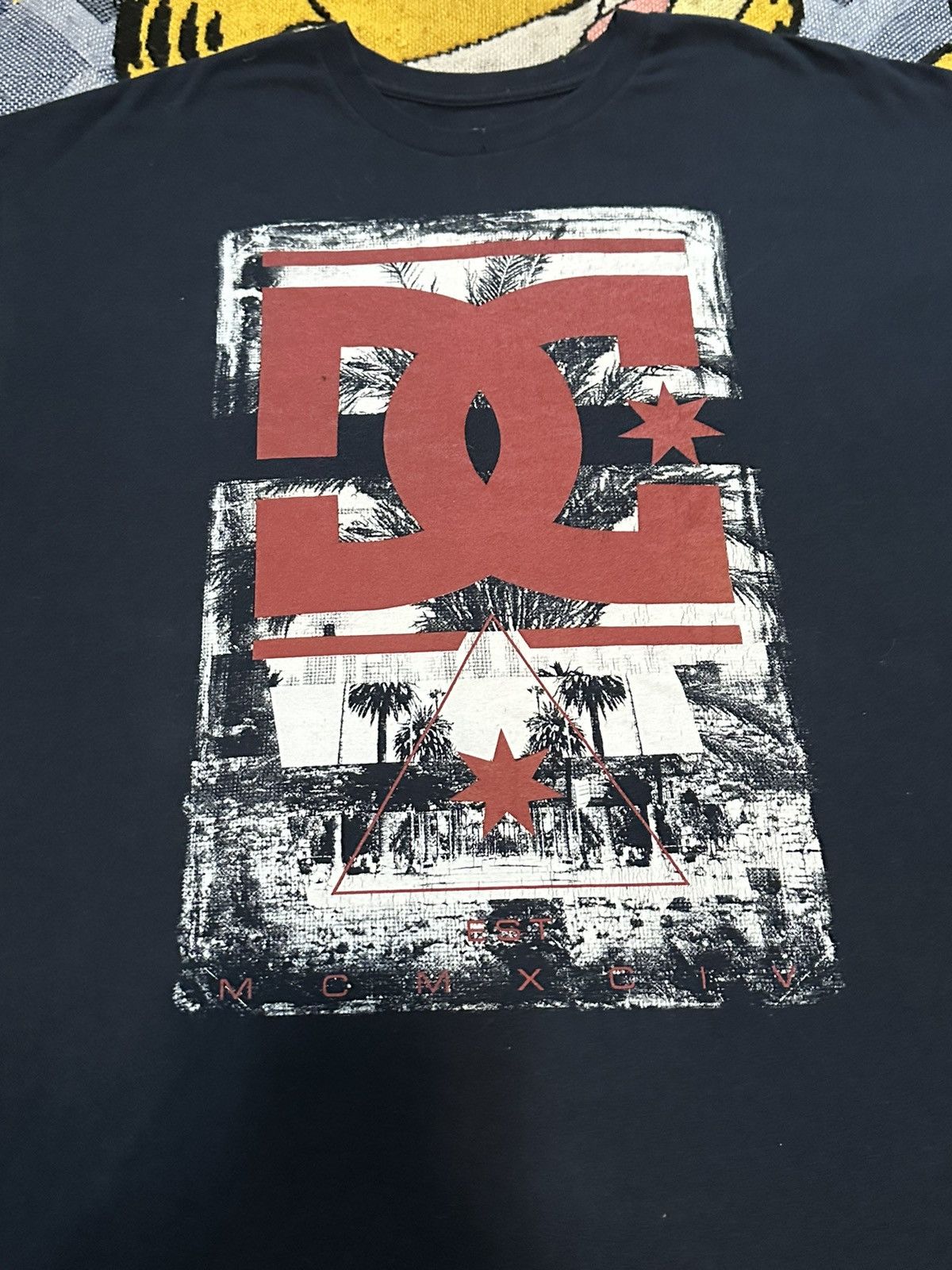 DC Vintage Y2K DC Skateboarding Graphic T-Shirt Size US XL / EU 56 / 4 - 2 Thumbnail