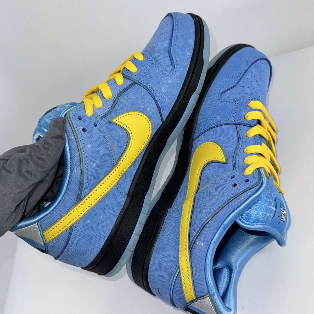 Nike SB NIKE SB DUNK LOW THE POWERPUFF GILS BUBBLES Size US 10 / EU 43 - 4 Thumbnail