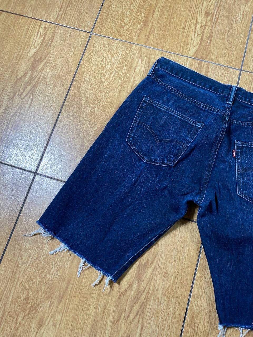 Levi's VINTAGE THRASHED FADED LEVI’S 501 LIGHT WASH JEAN SHORTS Size US 34 / EU 50 - 20 Thumbnail