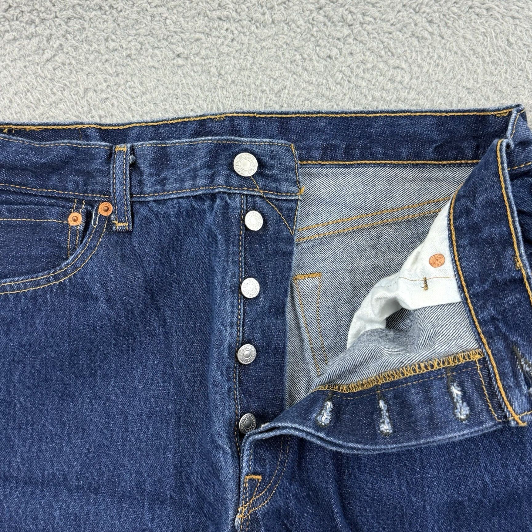 Levi's VINTAGE Levi's 501 Jeans Men 34x31 Blue Denim Straight Leg Button Fly 90s Cowboy USA 5-Pocket Mens Size US 34 / EU 50 - 4 Thumbnail