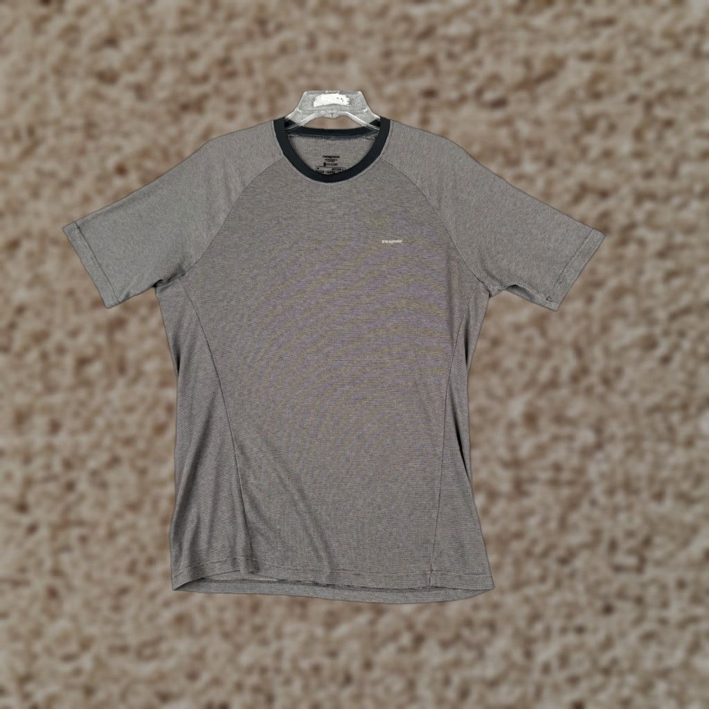 Patagonia Patagonia Shirt Men’s Medium Gray Capilene 2 Short Sleeve Crew Neck Polyester Jersey Embroidered Logo Vintage No Size US M / EU 48-50 / 2 - 1 Thumbnail