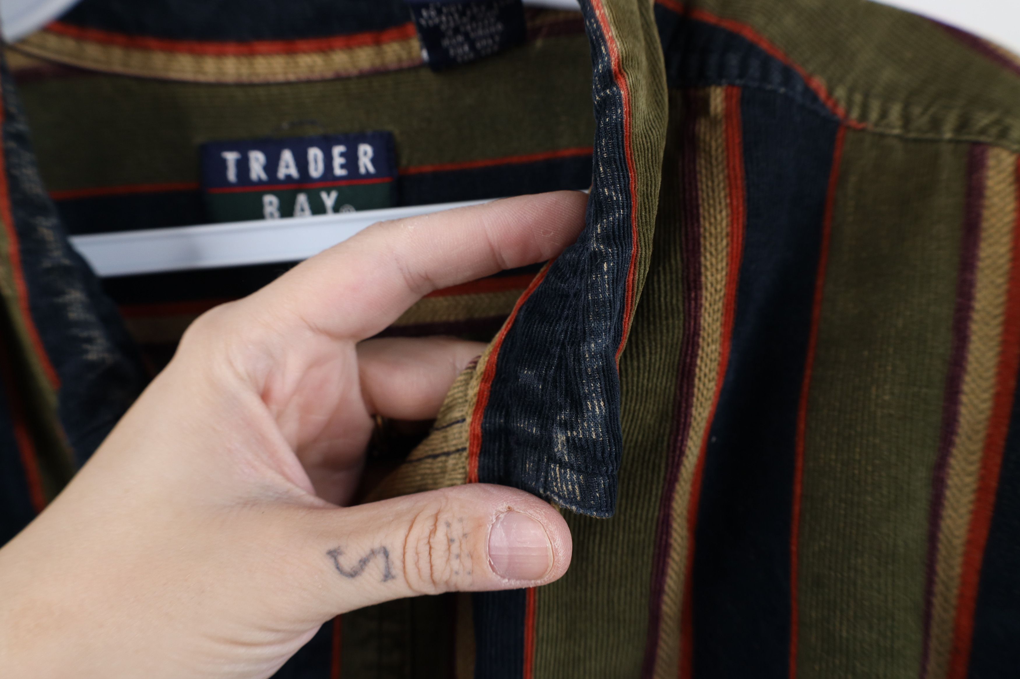 Vintage Vintage 90s Streetwear Striped Corduroy Button Down Shirt Size US L / EU 52-54 / 3 - 9 Thumbnail