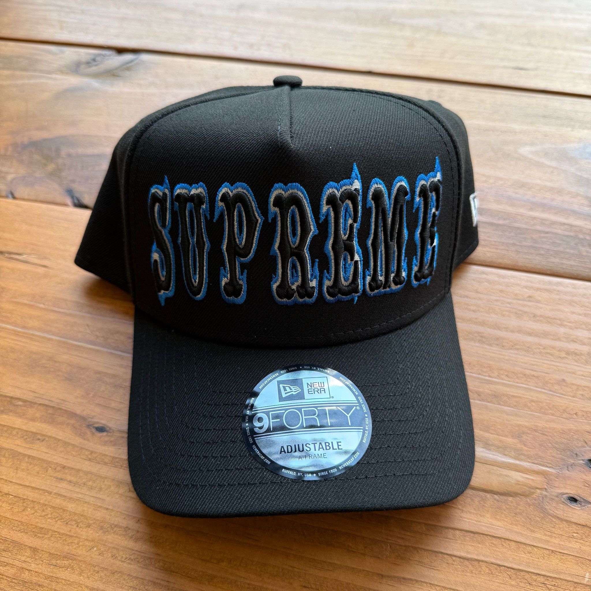 New Era × Supreme Supreme Gothic Outline Adjustable New Era
