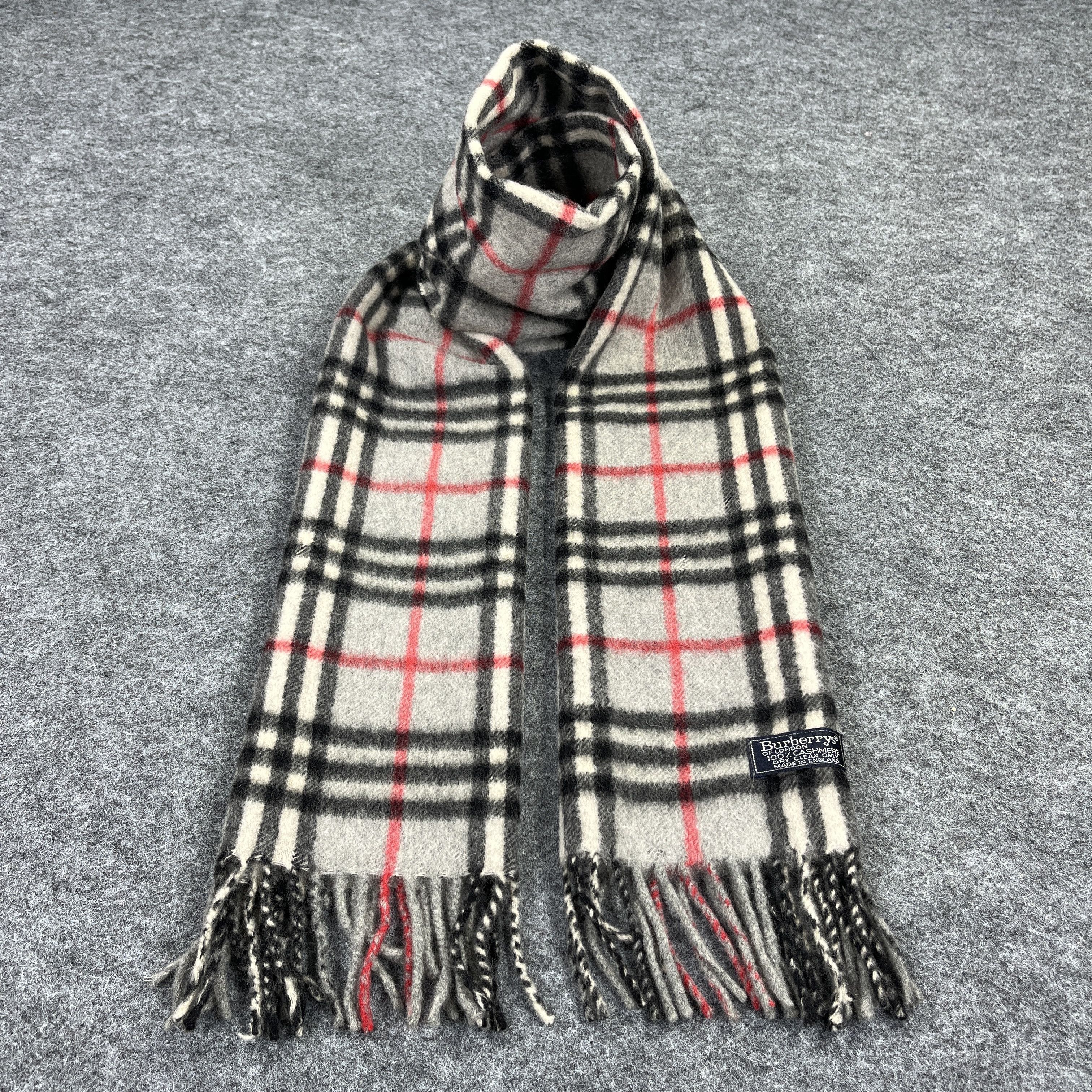 Burberry Vintage Burberry Scarf / Muffler / Neckwear Size ONE SIZE - 1 Thumbnail