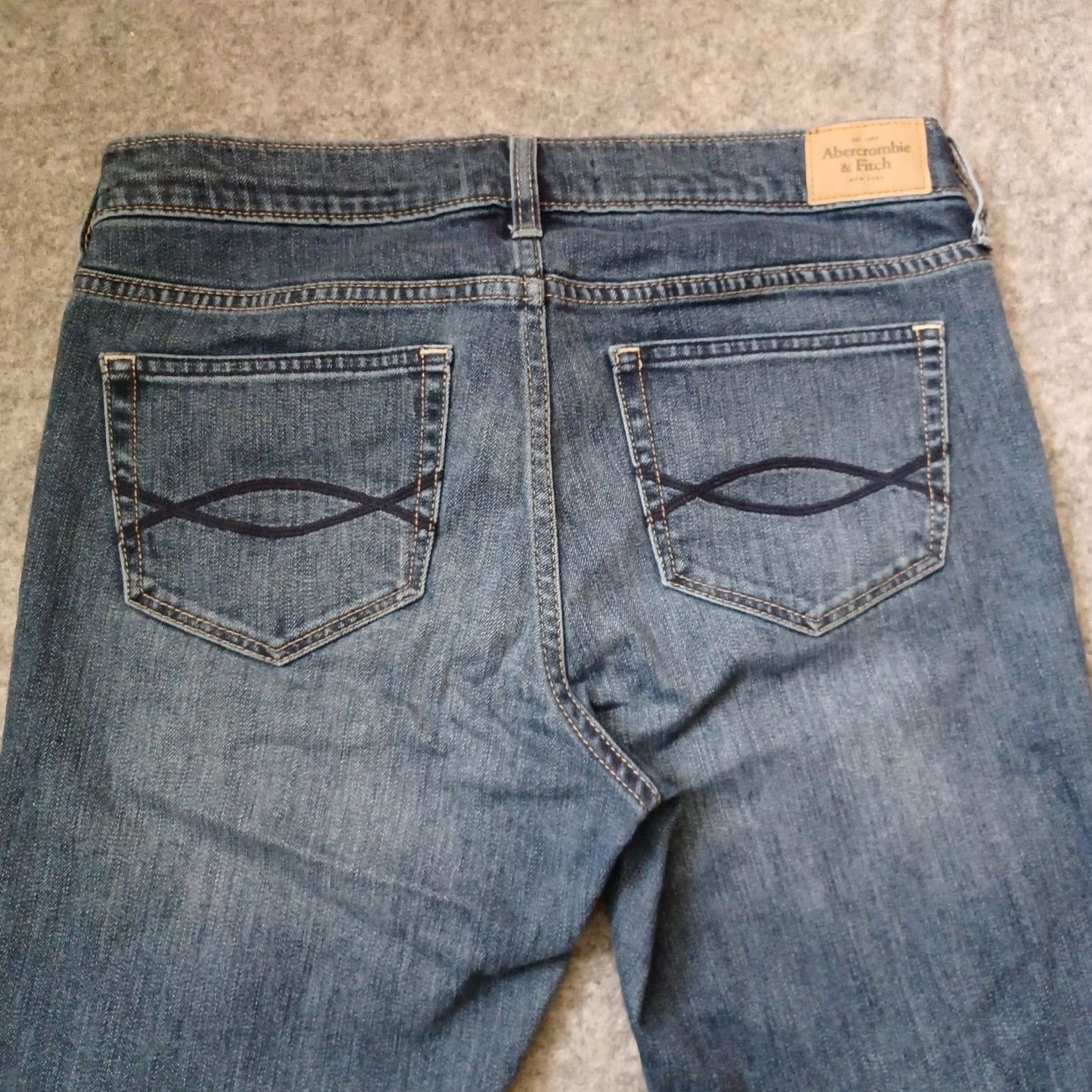 Abercrombie & Fitch Abercrombie & Fitch Jeans Women 2 26 Blue Distressed Medium Wash 31x26 Classic Tapered Jeans Womens Jeans Size 26" / US 2 / IT 38 - 3 Thumbnail
