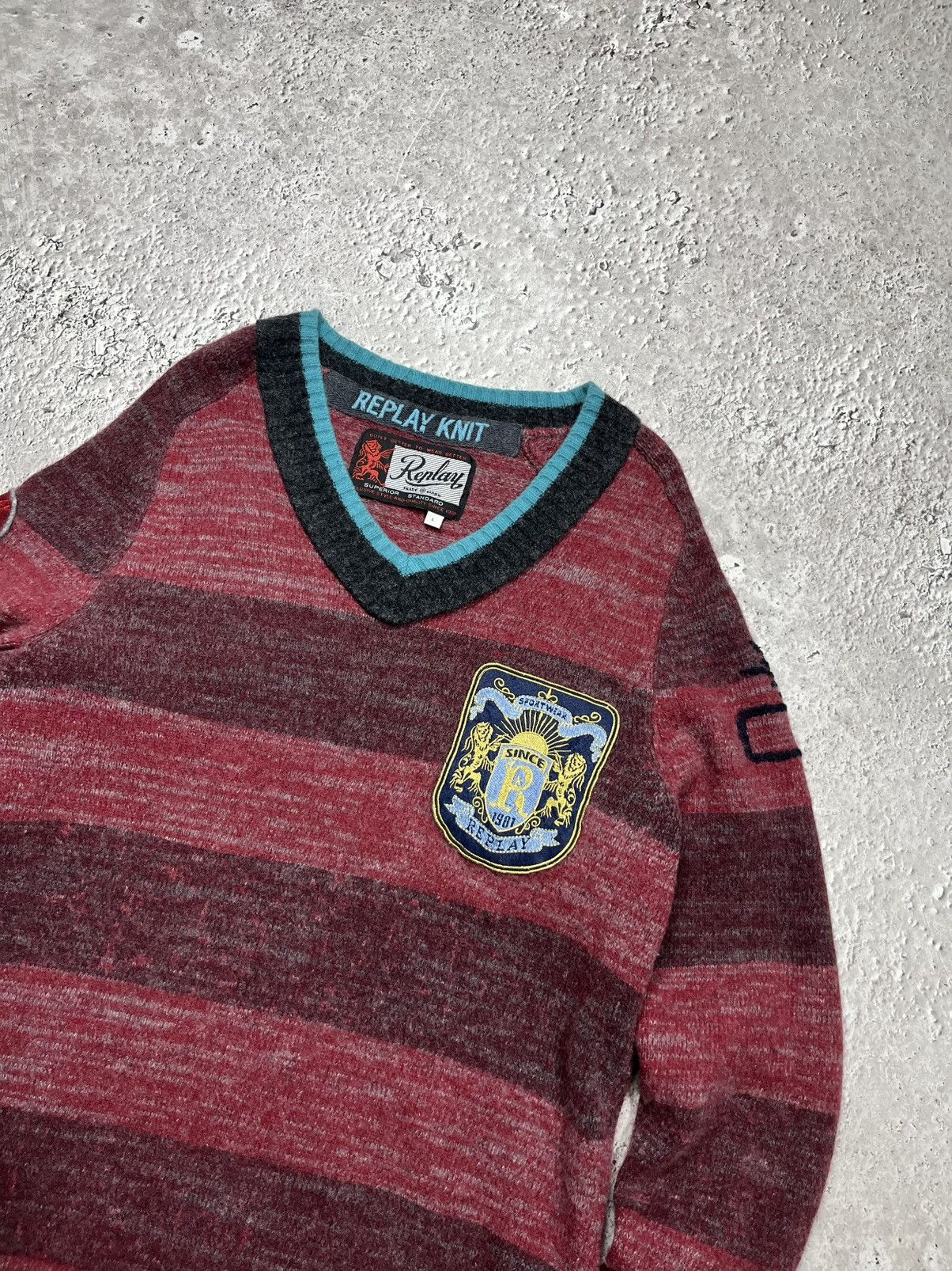 Replay Replay Knit Wool V Neck Sweater Burgundy Striped Crest Size US L / EU 52-54 / 3 - 2 Thumbnail