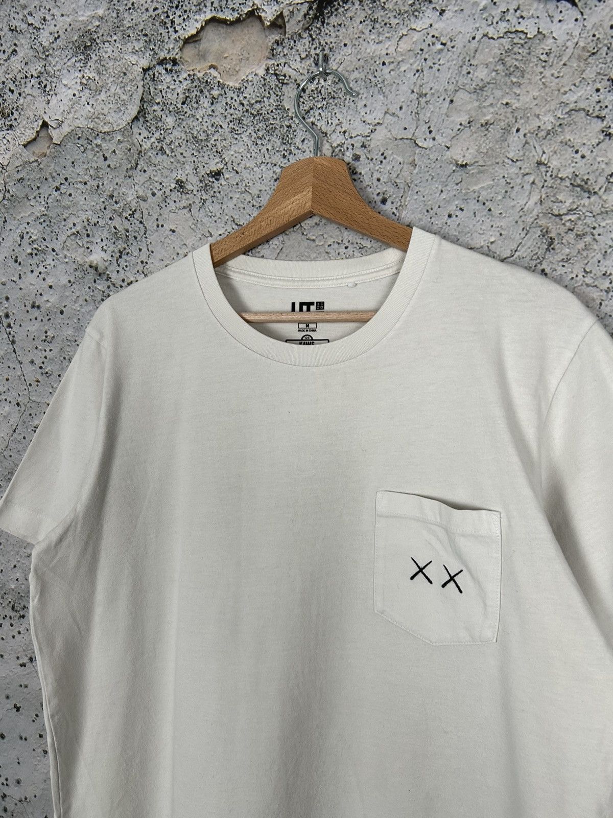 Uniqlo Uniqlo x Kaws Sesame Street Japanese Graphic Tee Streetwear Size US M / EU 48-50 / 2 - 3 Thumbnail