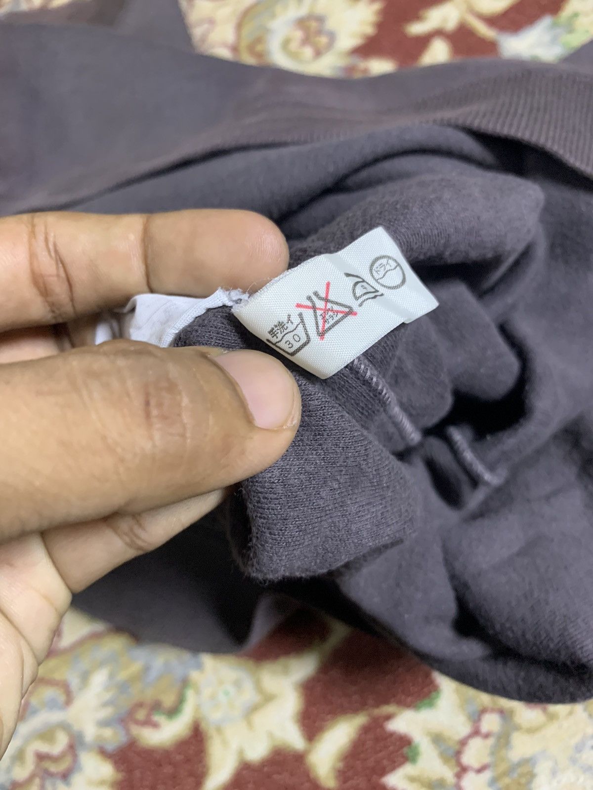 Salvatore Ferragamo × Vintage 90s SALVATORE FERRAGAMO EMBROIDERED LOGO SWEATSHIRT FADED Size US M / EU 48-50 / 2 - 12 Thumbnail