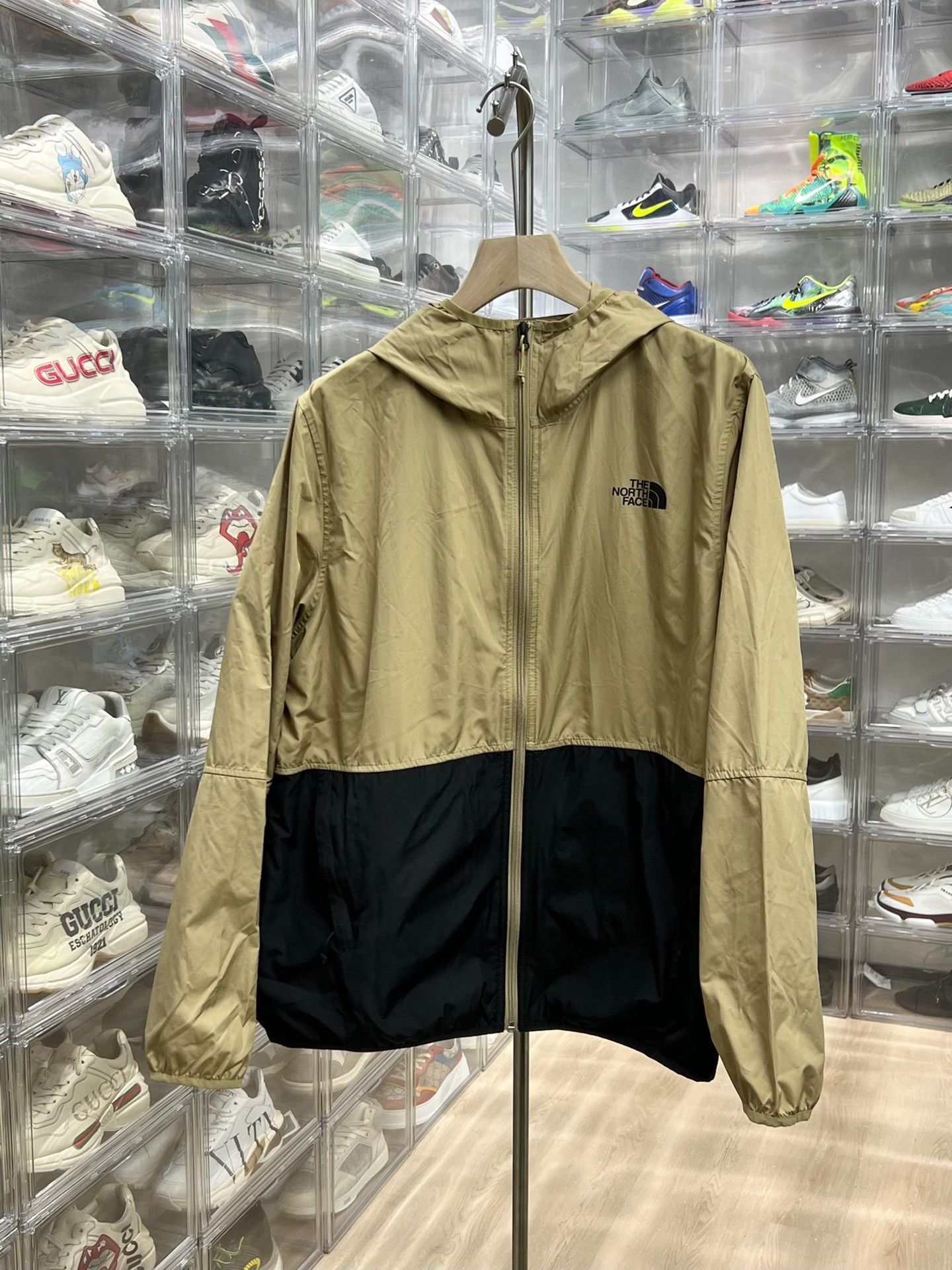 The North Face The North Face Brown Light Jacket xxl Men Size US XXL / EU 58 / 5 - 1 Thumbnail