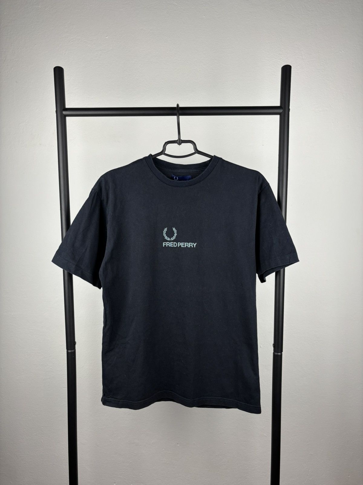 Fred Perry Fred Perry central logo t shirt size M Size US M / EU 48-50 / 2 - 1 Thumbnail