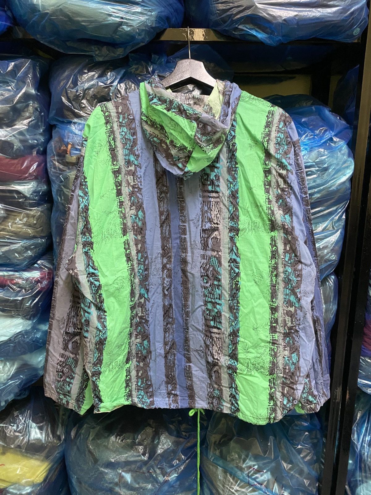 Vintage Vintage Bright Lights Island Style Neon Windbreaker Jacket Size US L / EU 52-54 / 3 - 7 Thumbnail