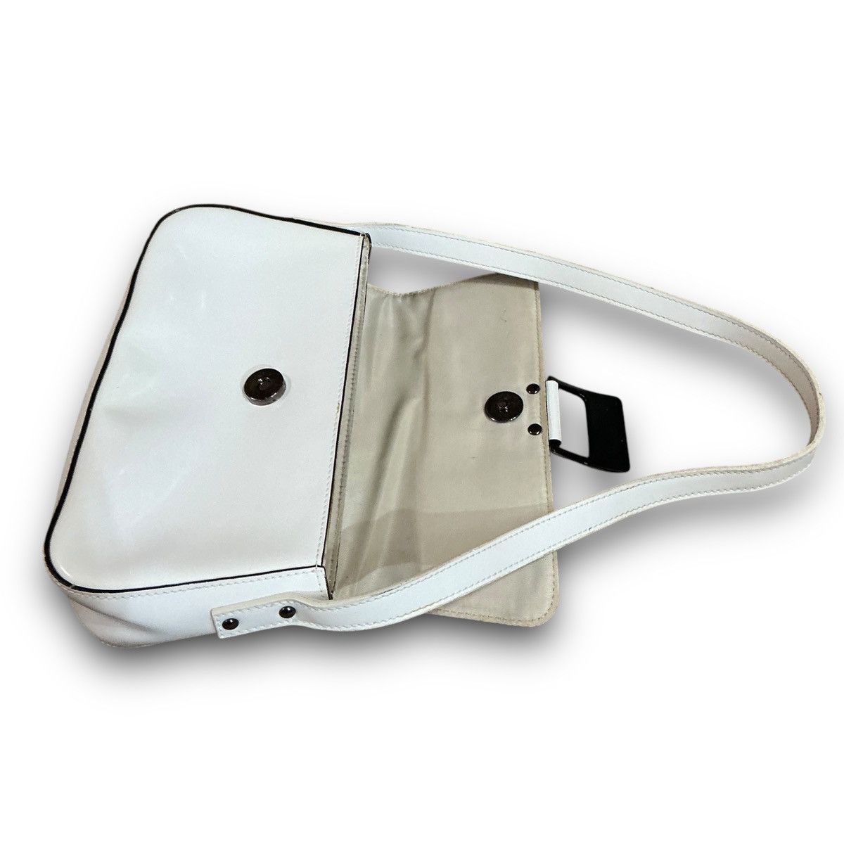 Guess Y2K Small Vintage Guess White Handbag Purse Shoulder Bag Size ONE SIZE - 7 Thumbnail