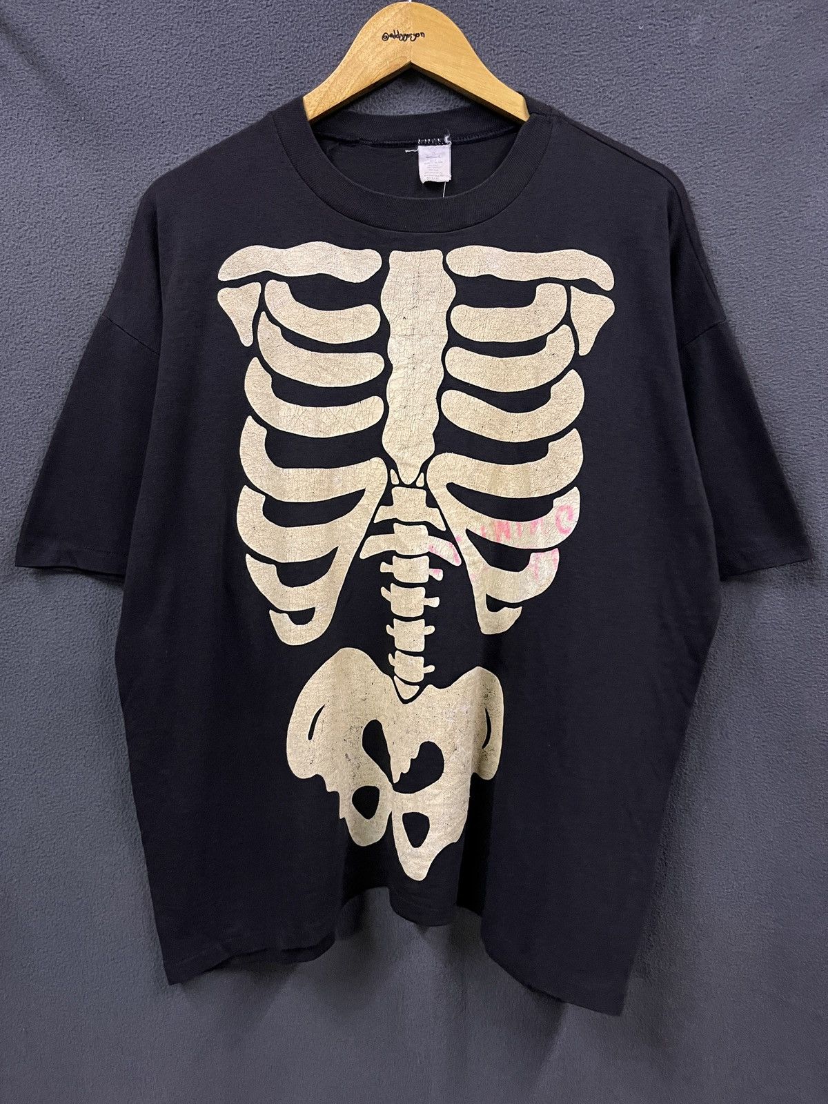 Vintage VINTAGE 80s SKULL RIBCAGE GLOW IN THE DARK TSHIRT Size US XL / EU 56 / 4 - 1 Thumbnail