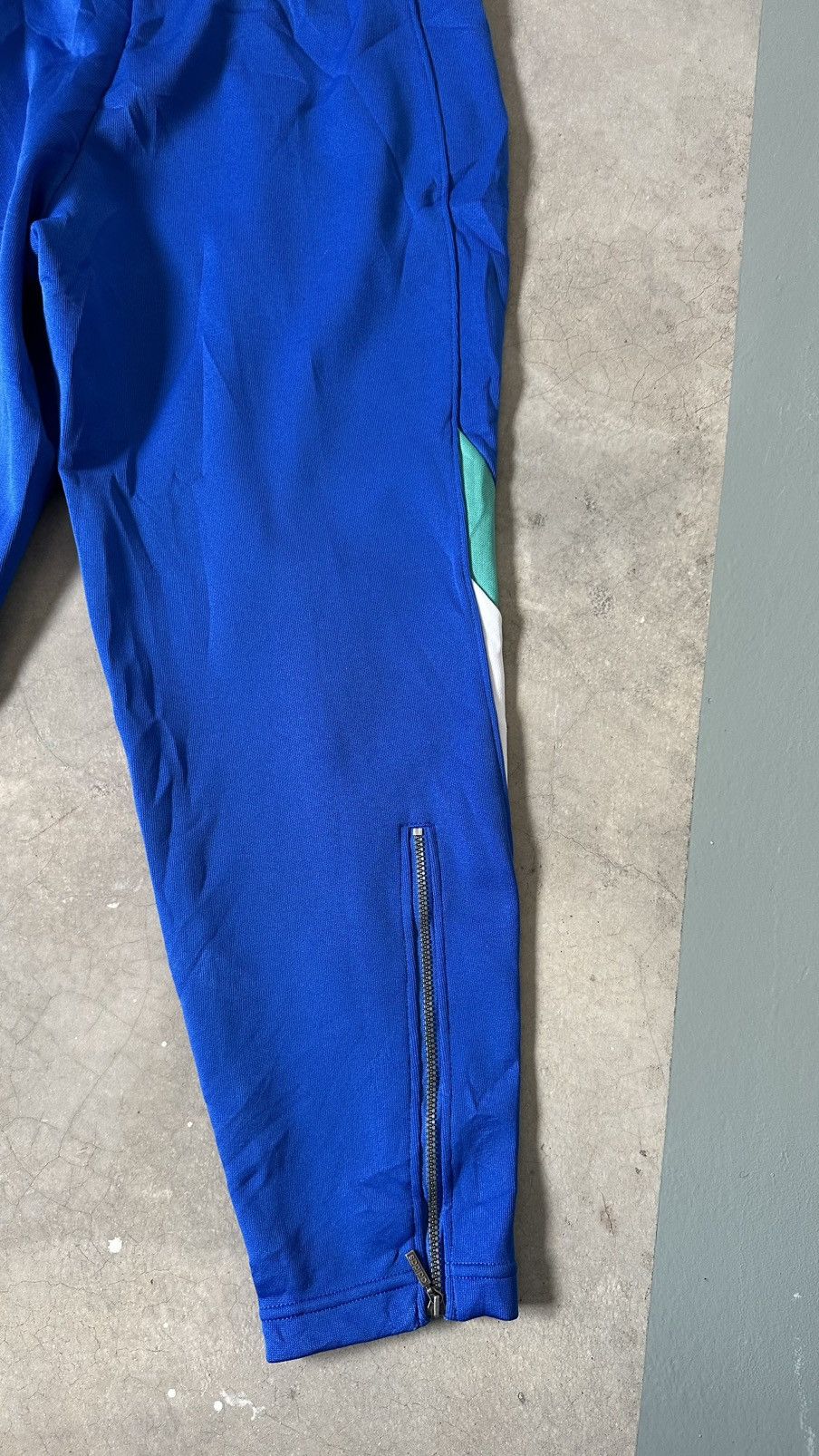 Adidas VINTAGE 90S ADIDAS TRACK PANT Size US 32 / EU 48 - 10 Thumbnail