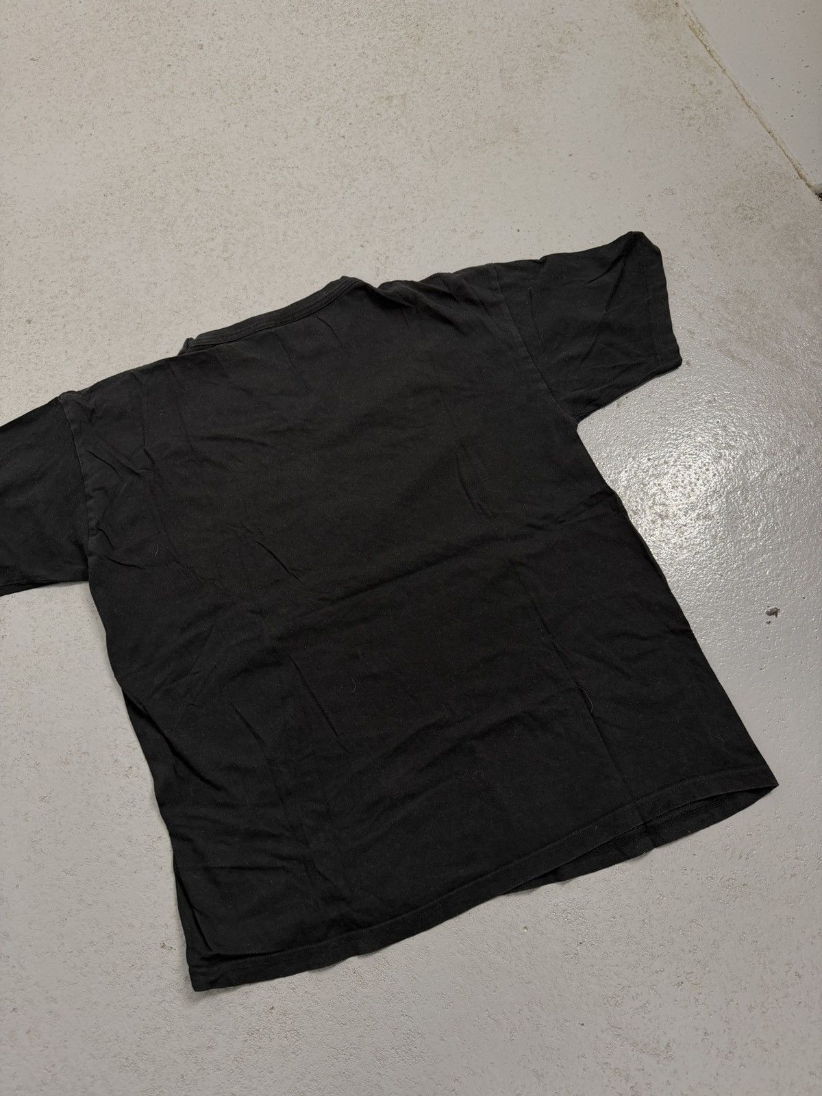 Vintage Vintage Resident Evil 2002 Spain Promo T-Shirt Size US XL / EU 56 / 4 - 11 Thumbnail