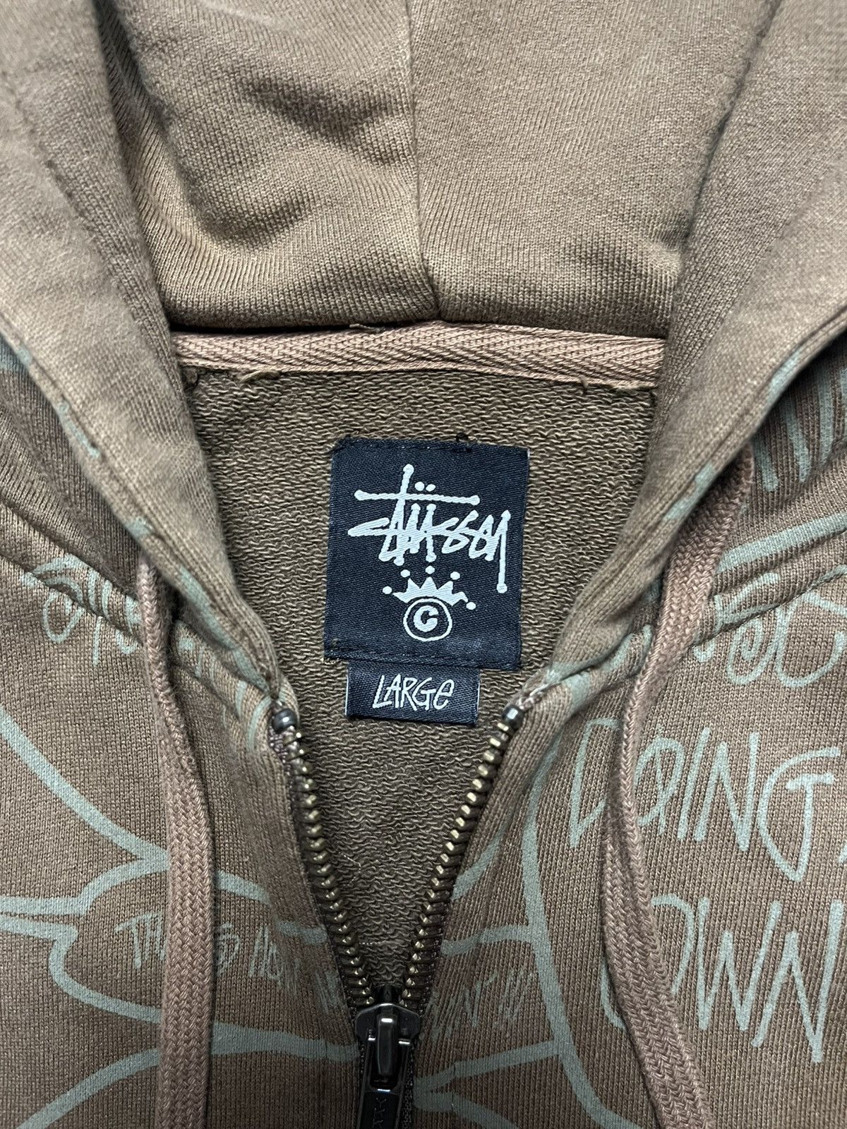 Stussy Stüssy All-Over Graffiti-Print Full-Zip Hoodie Brown – 2000s Size US XL / EU 56 / 4 - 4 Thumbnail