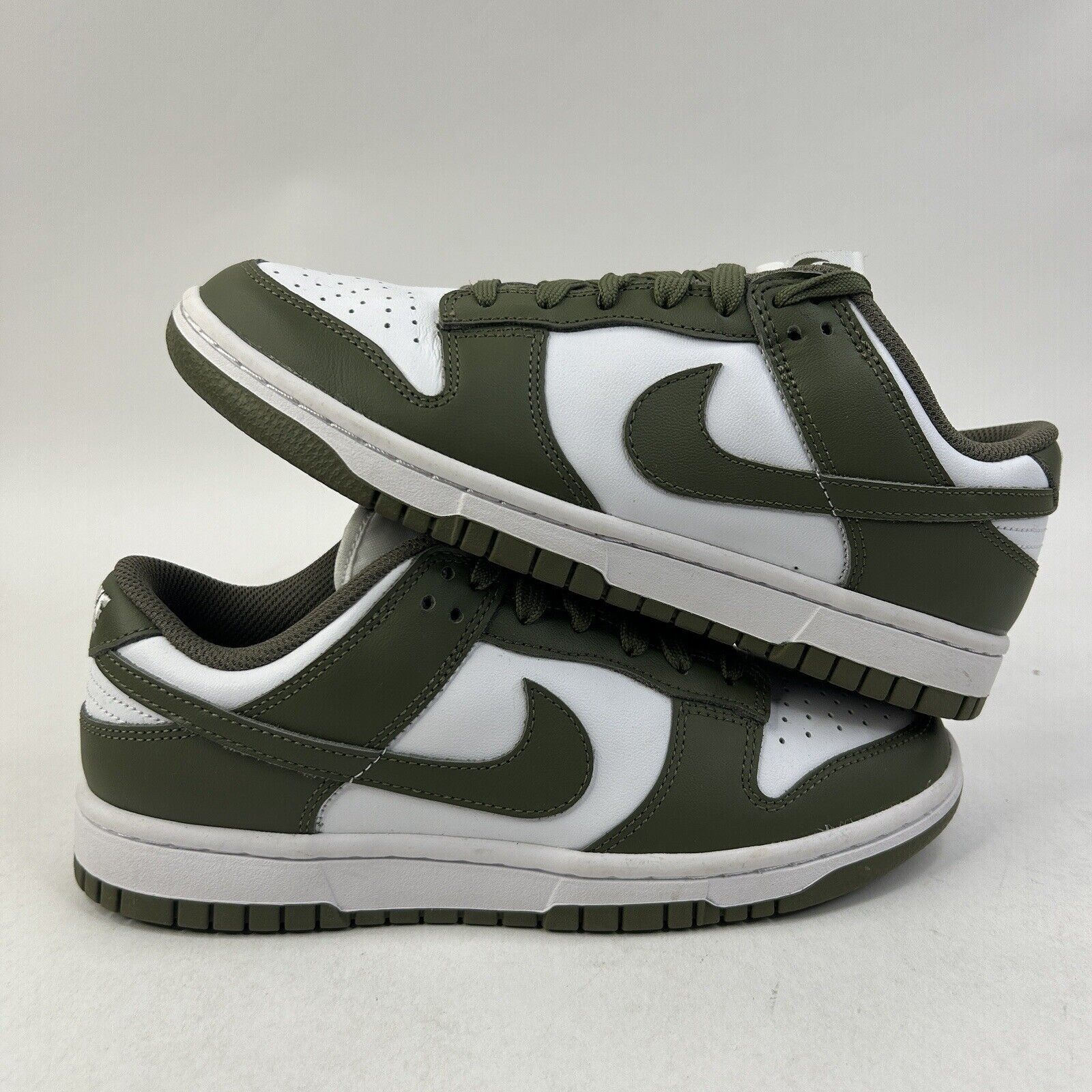 Nike Nike Dunk Low WMNS “Medium Olive/Green White” 2024 Size US 7 / IT 37 - 1 Thumbnail