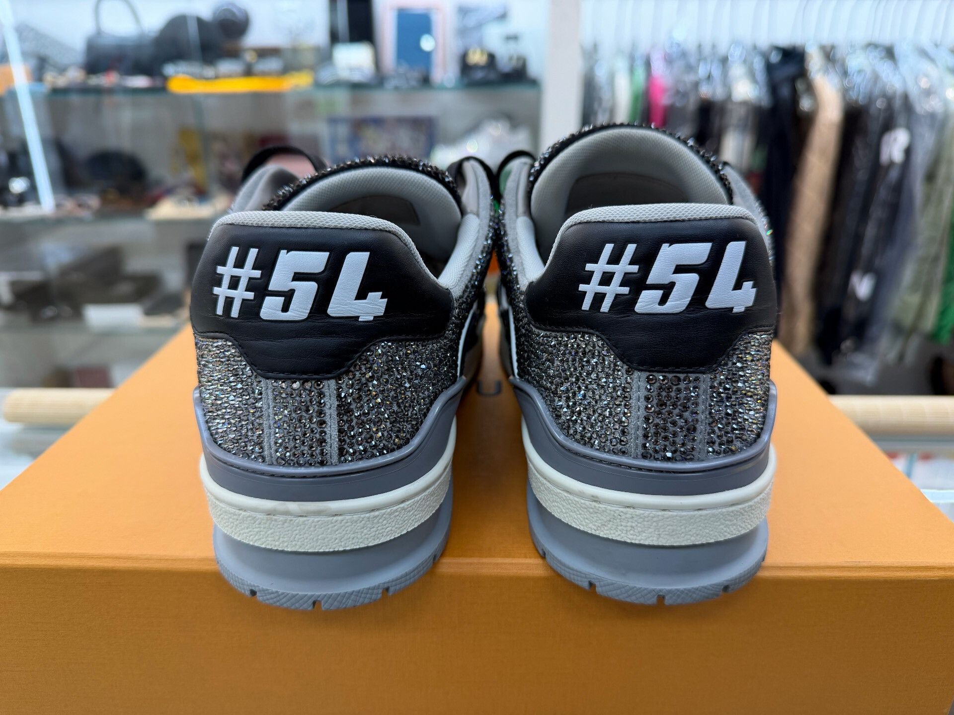 Louis Vuitton lv trainer cement gray diamond sneakers Size US 10 / EU 43 - 4 Thumbnail