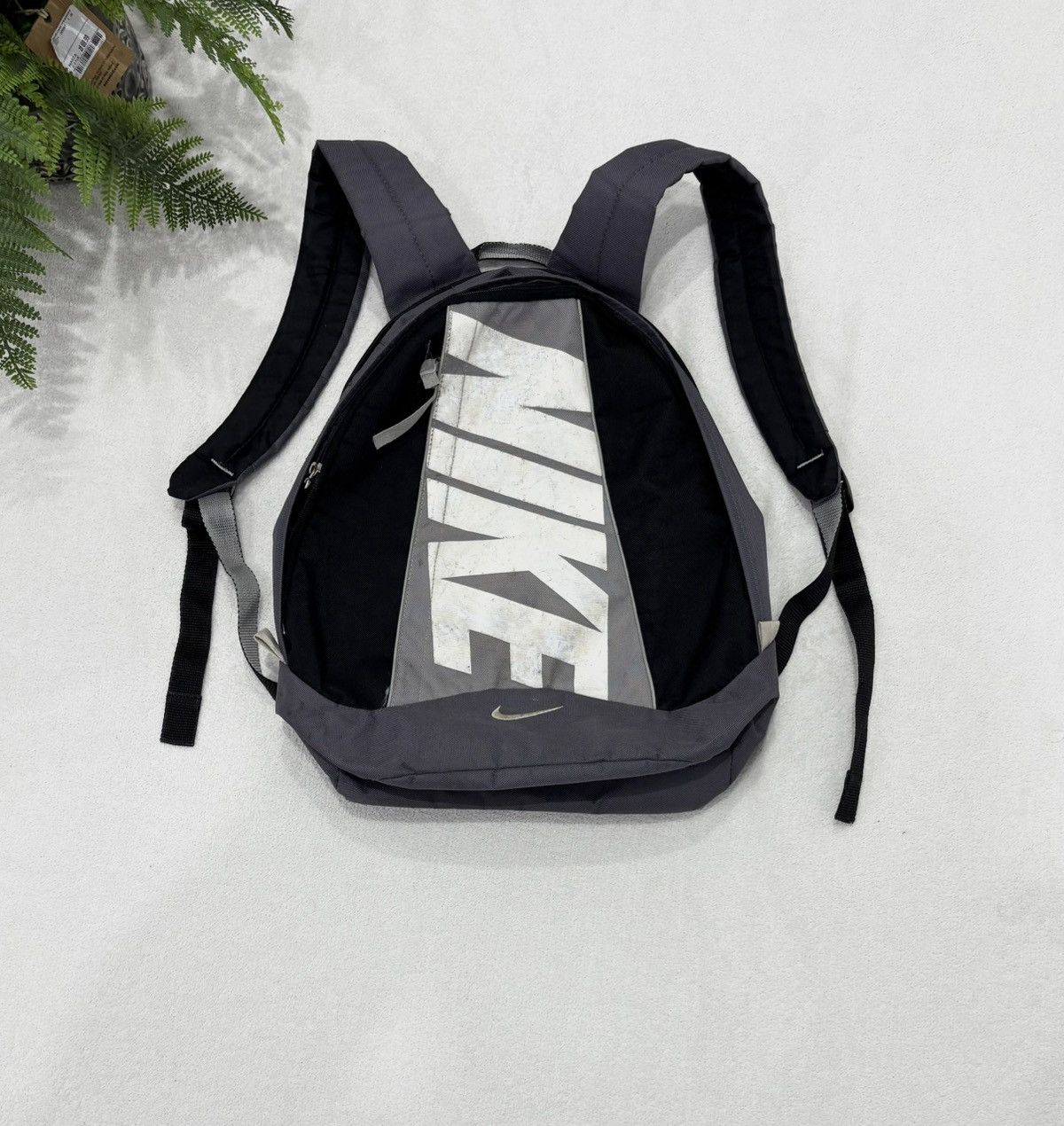 Nike 90s Nike Vintage Big Logo Bag Pack Rare Y2K Streetwear Size ONE SIZE - 1 Thumbnail